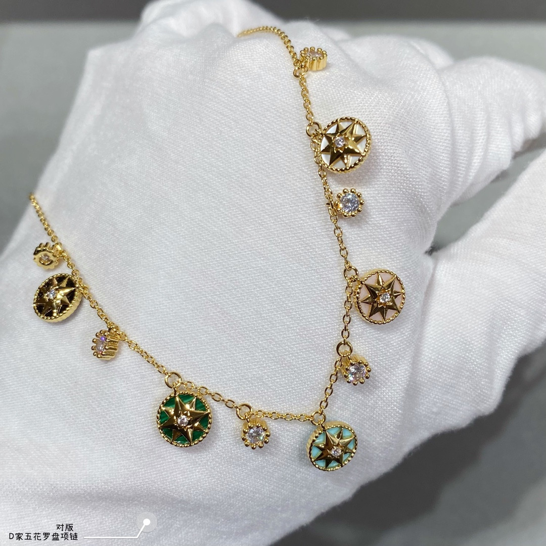 D*0r compass Necklace