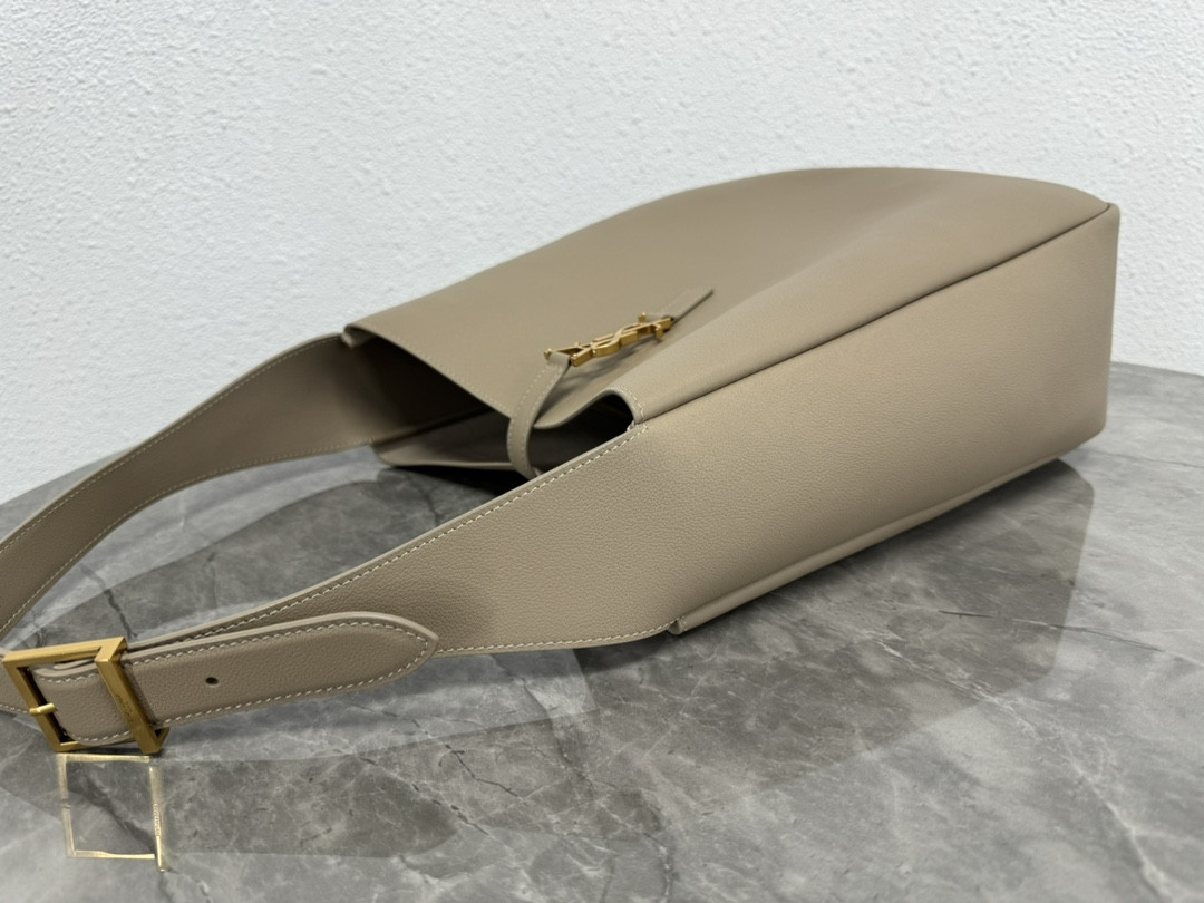 Y*L LE 5 À 7 30 X 31 X 13 CM