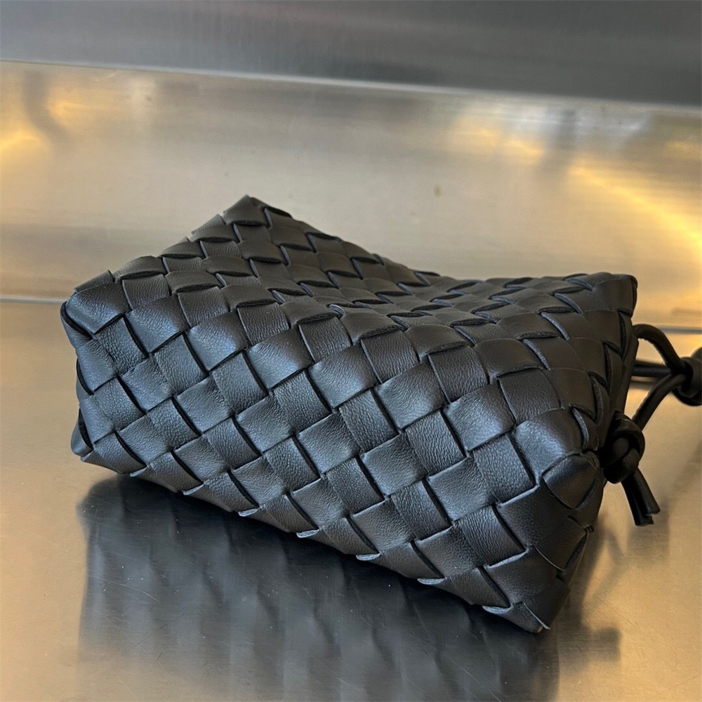 Bo*te*ga Ve*ne*ta Small Loop Cross-Body Bag 17x10x6cm