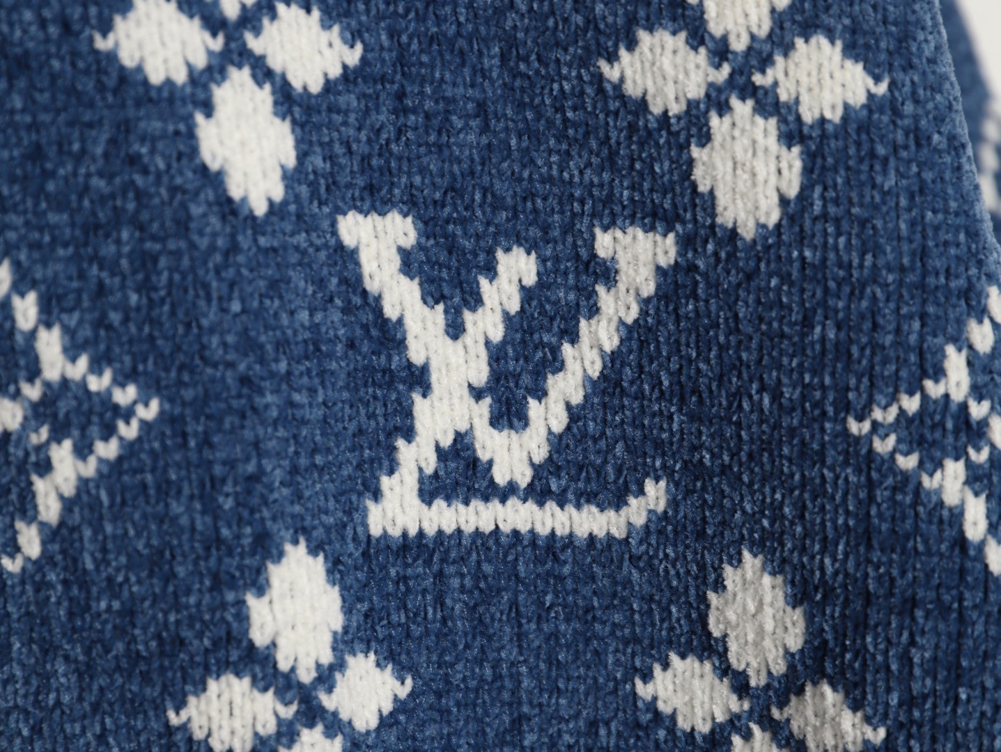 L0*is V*t0n LV 25ss Cardigan Sweaters
