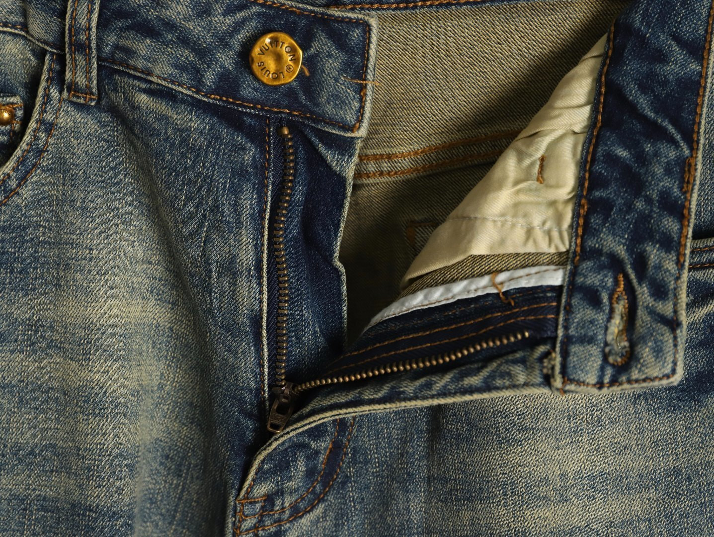 L0*is V*t0n 25SS Jeans