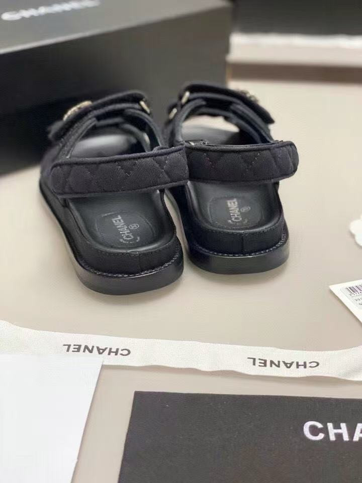 UA Ch*el SLIDES