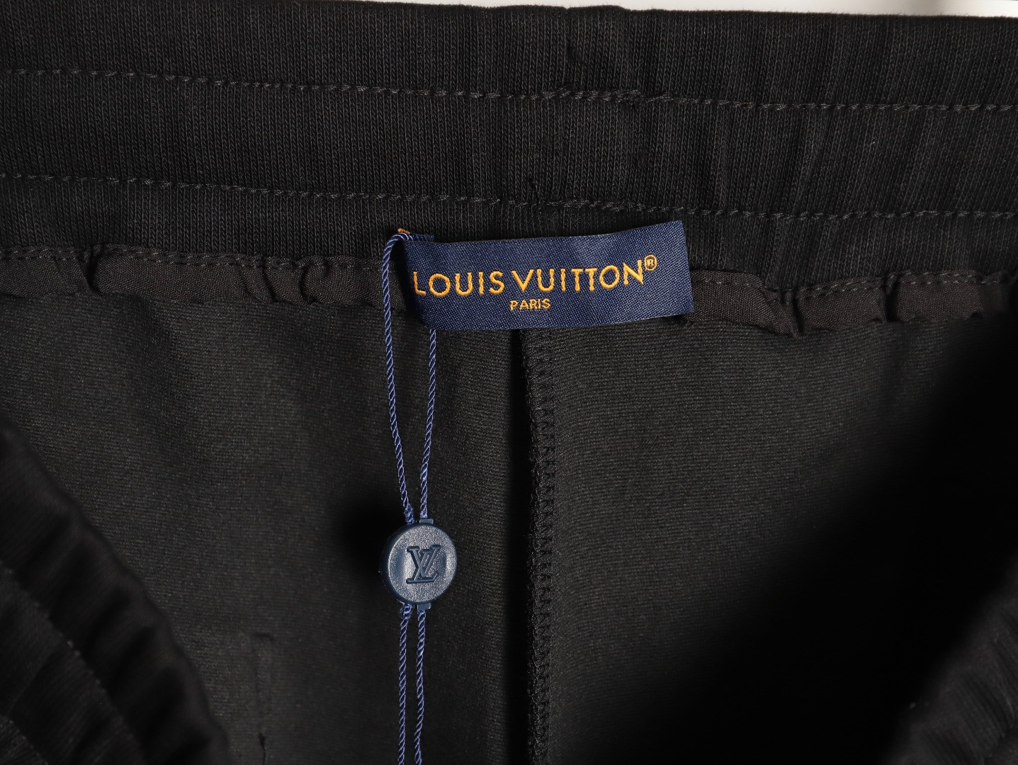 L0*is V*t0n LV 25ss shorts
