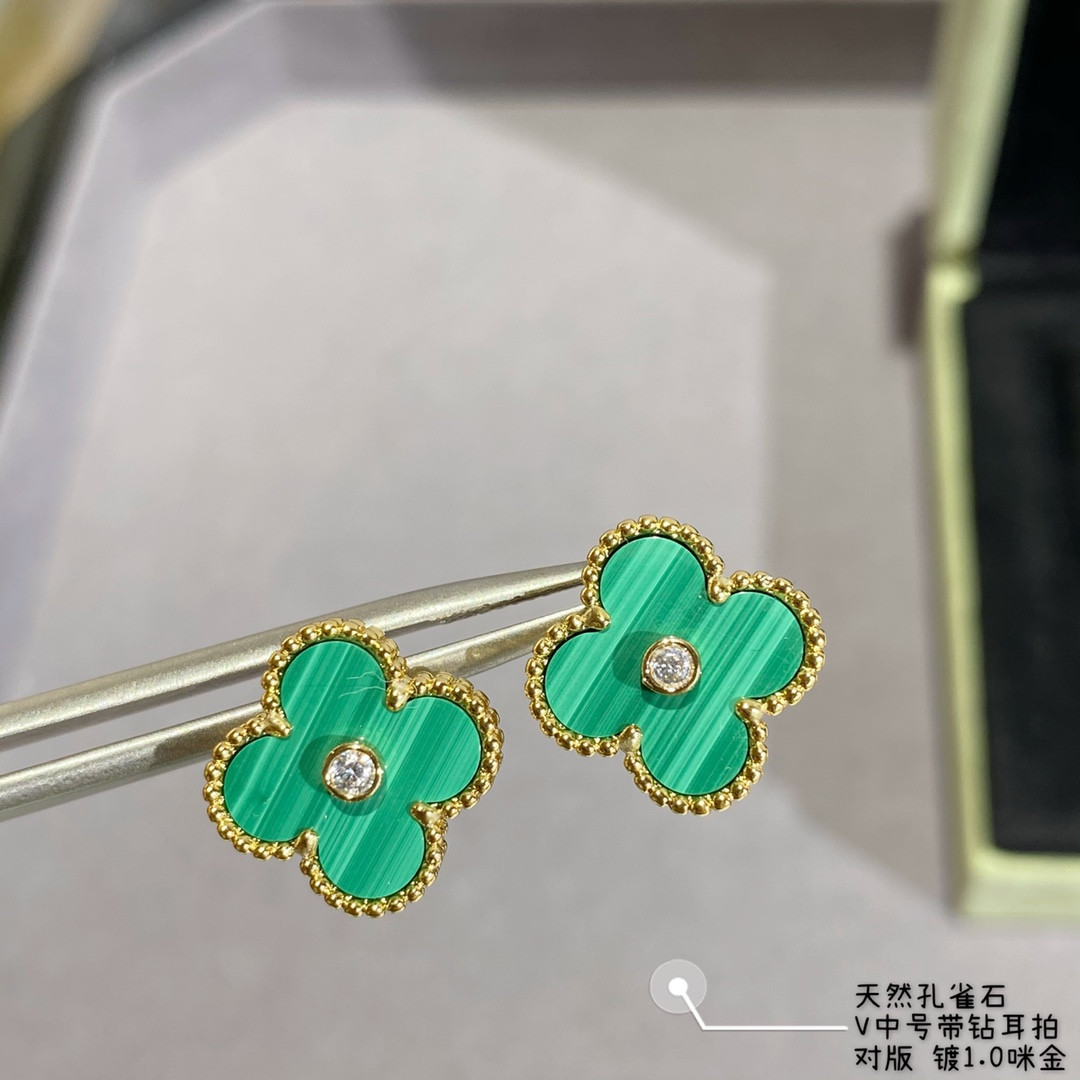 V*N CL*F & Arpels natural malachite with diamond four-leaf clover earrings