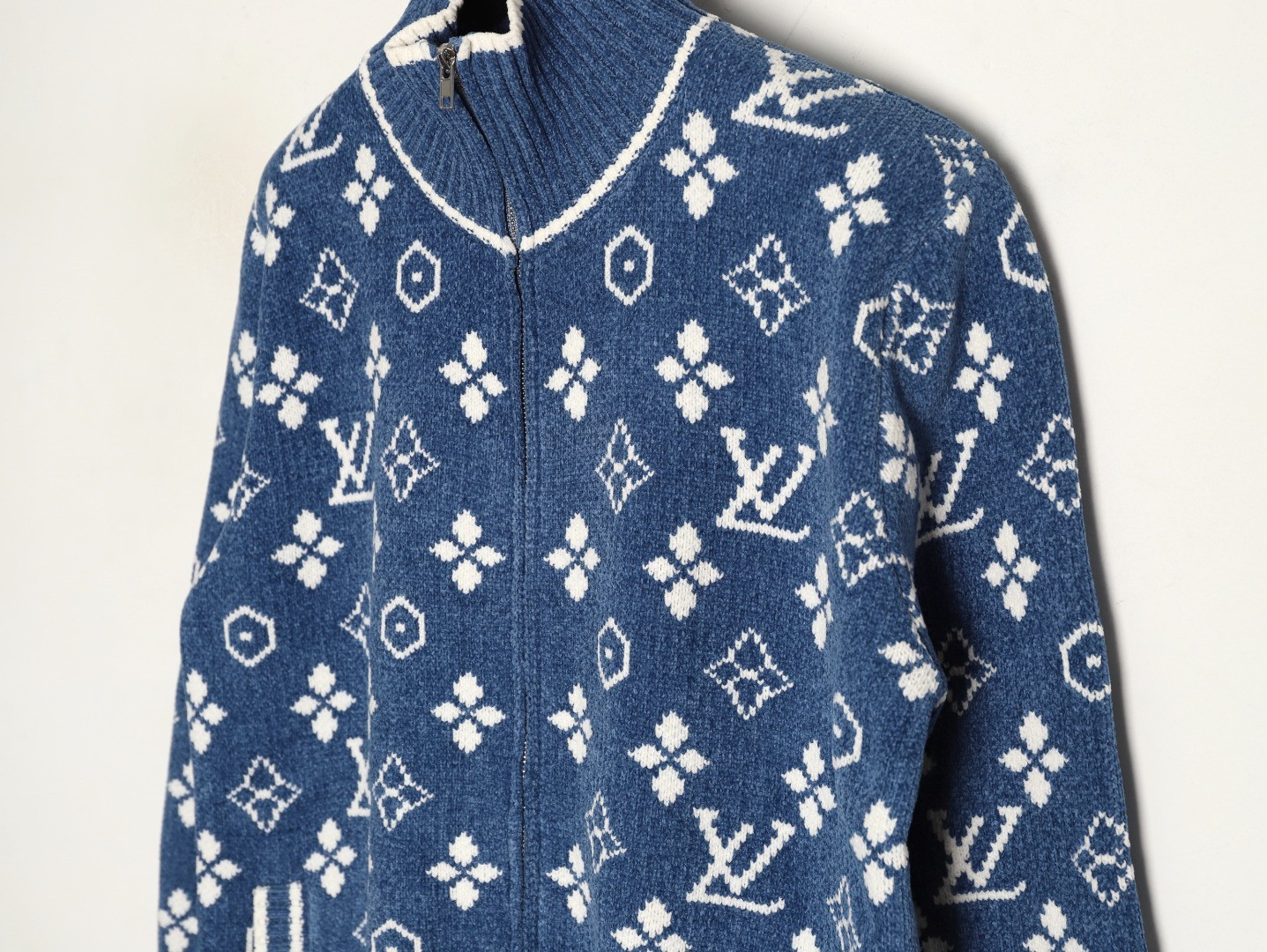 L0*is V*t0n LV 25ss Cardigan Sweaters