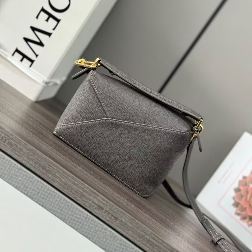 L0ew* Mini Puzzle bag in classic calfskin 18x12.5x8cm