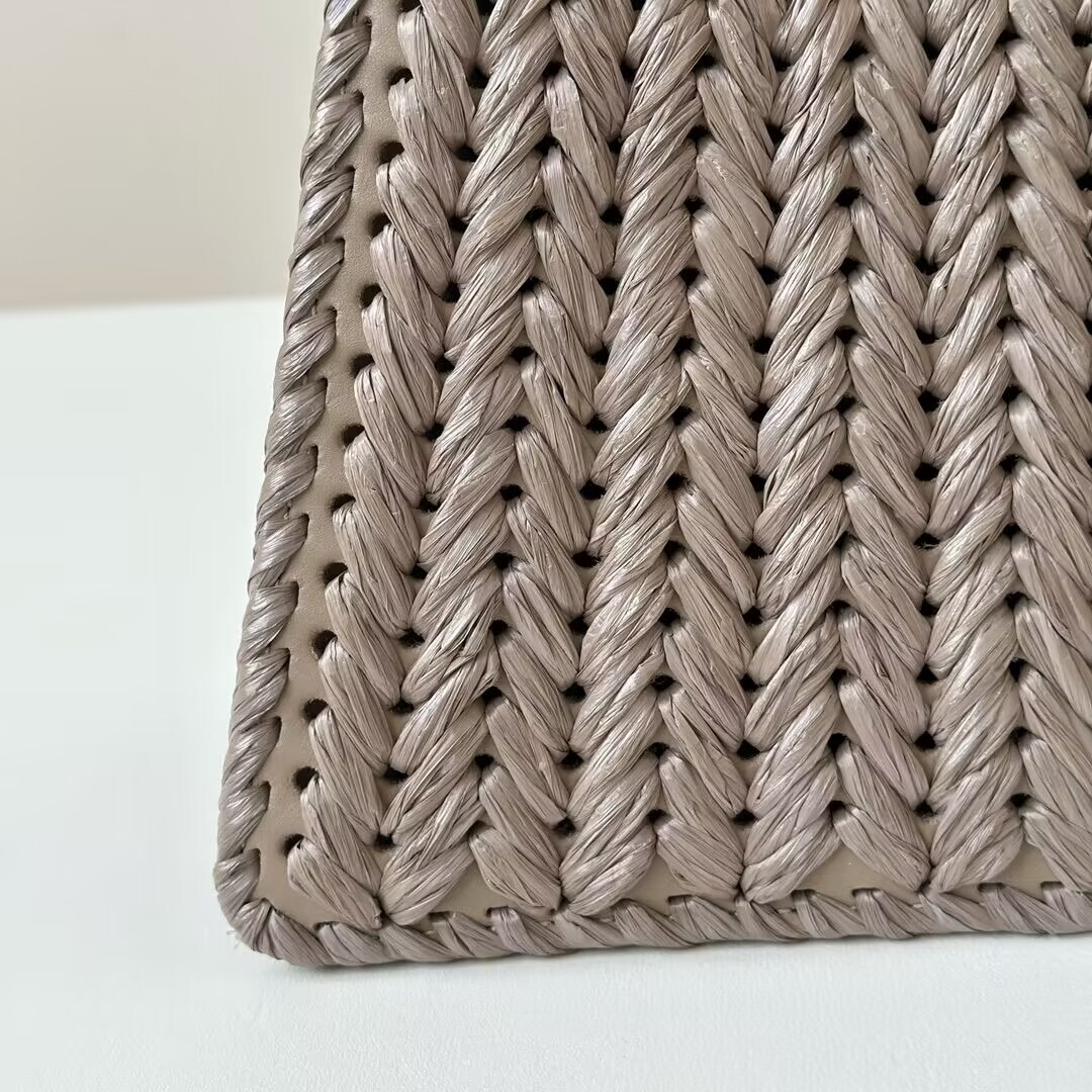 F**di Peekaboo Iseeu 27x11×20cm