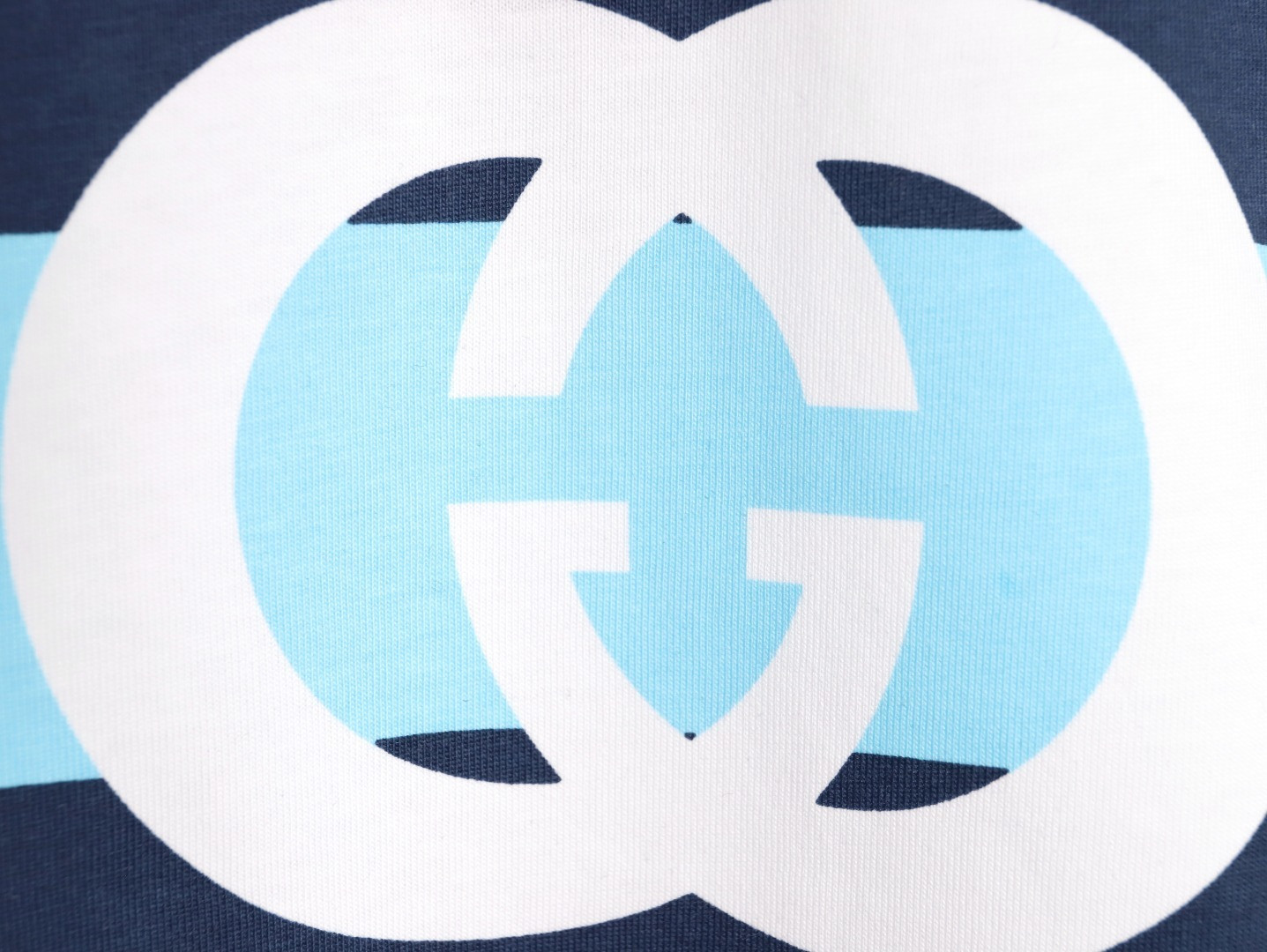 G*u*i Long-sleeved T-shirt