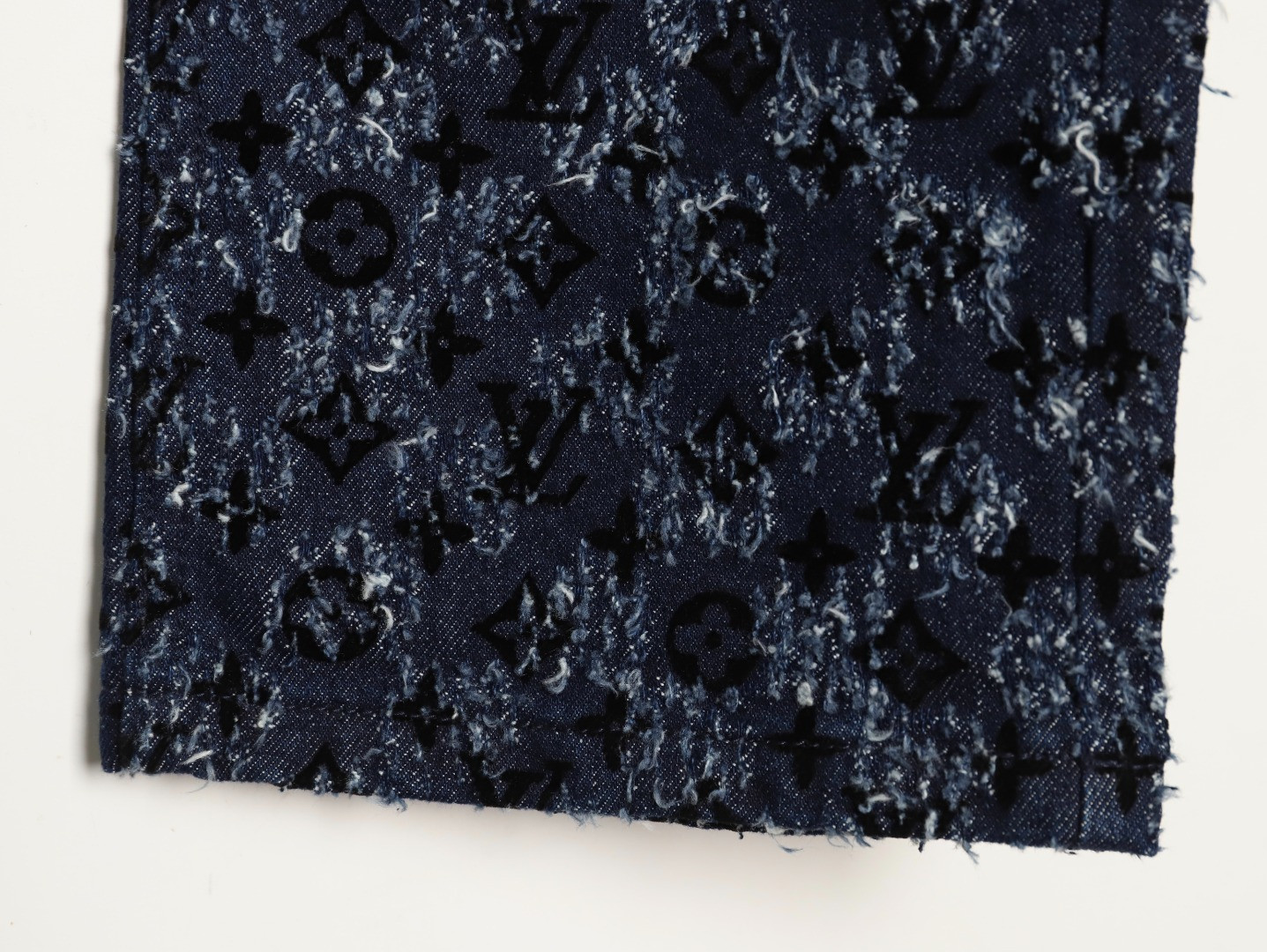 L0*is V*t0n LV Jeans