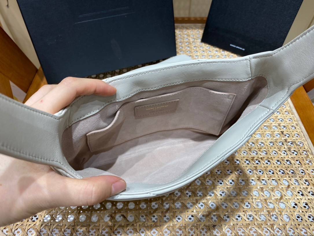 Sa**t Lau*nt LE 57 HOBO BAG IN QUILTED LAMBSKIN