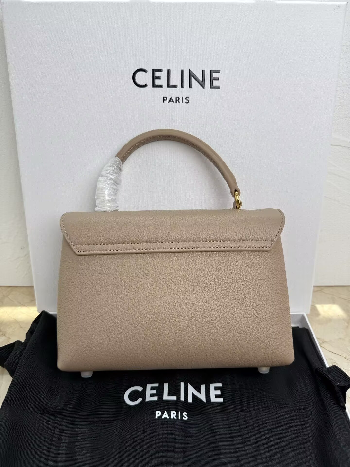 Ce**e Teen Nino Bag In S*pple Graind Calfskin 20.5x13x8cm