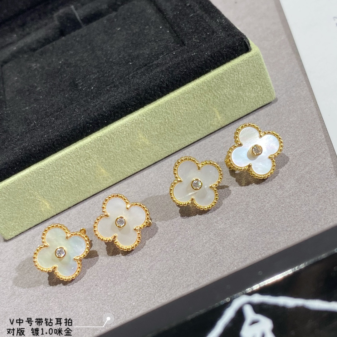 V*N CL*F & Arpels Four-leaf clover with diamond Earrings