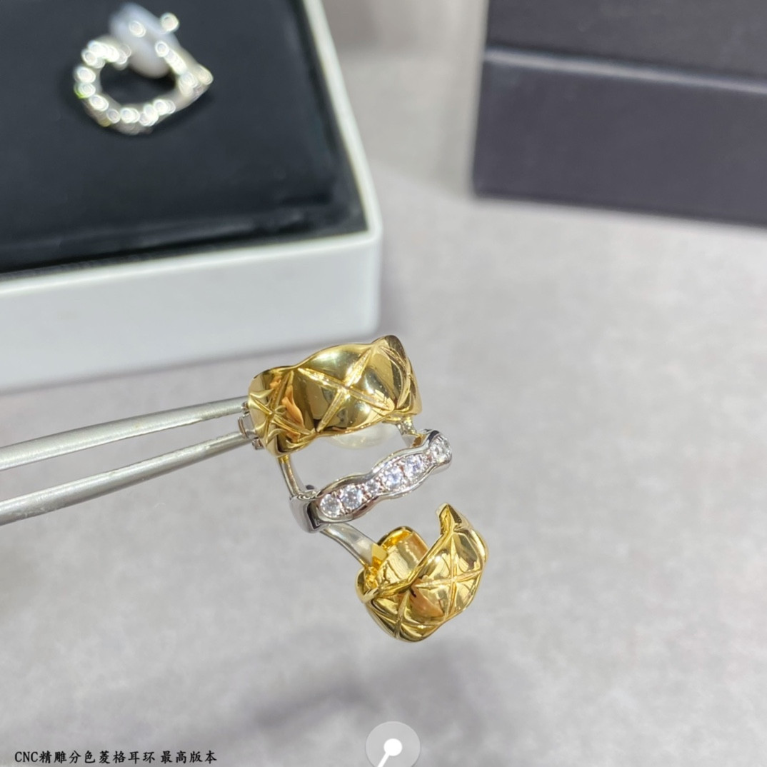 Ch*el Finely carved diamond color separation Earrings