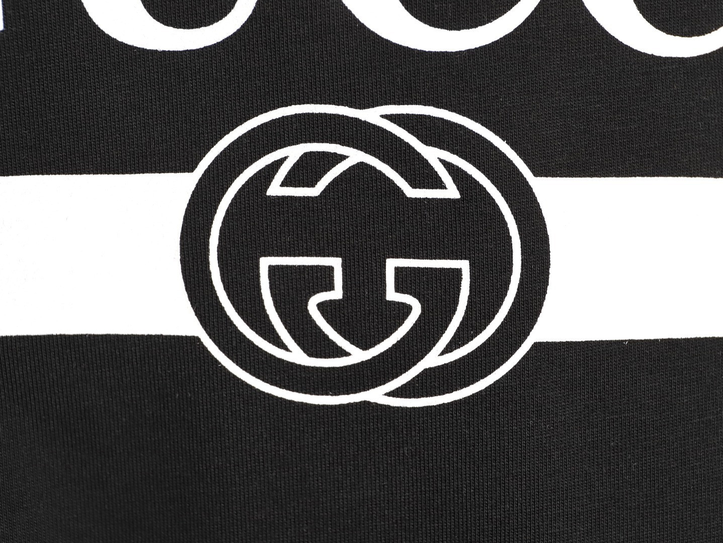 G*u*i Long-sleeved T-shirt