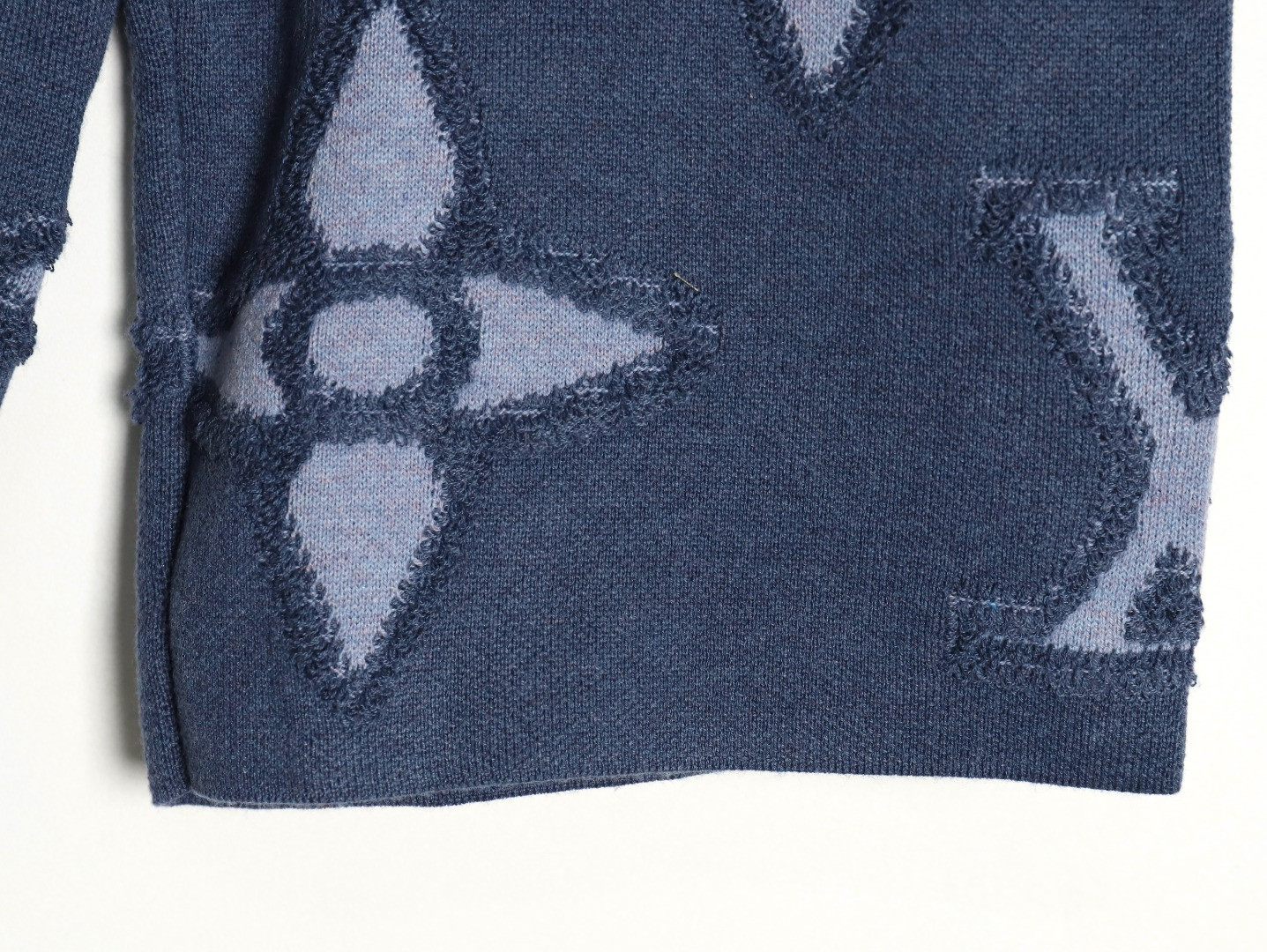 L0*is V*t0n LV 25ss shorts