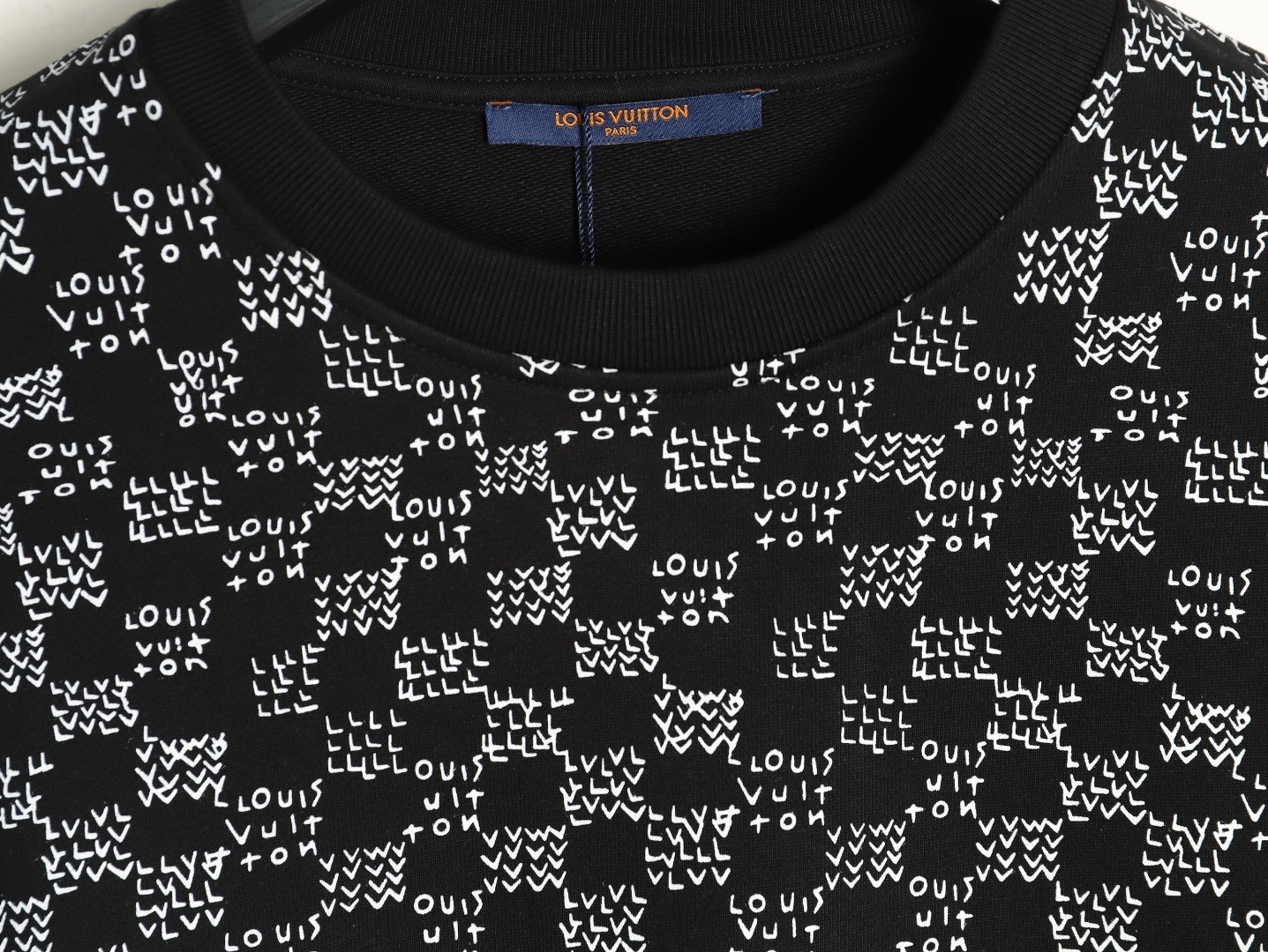 L0*is V*t0n 25Fw Hoodies