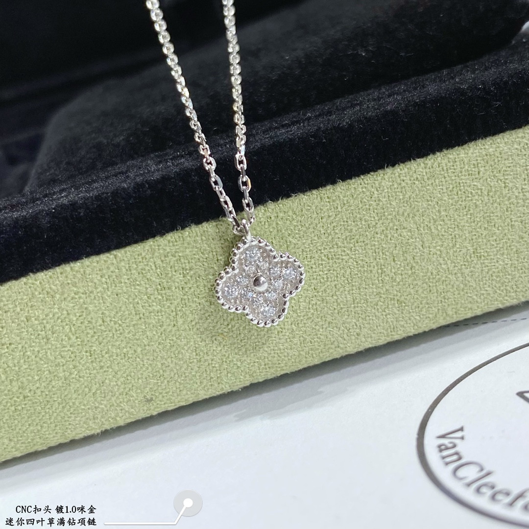 V*N CL*F & Arpels Mini Diamond Four-Leaf Clover Necklace Diameter approx 1.0cm,Chain length approx 40+5cm