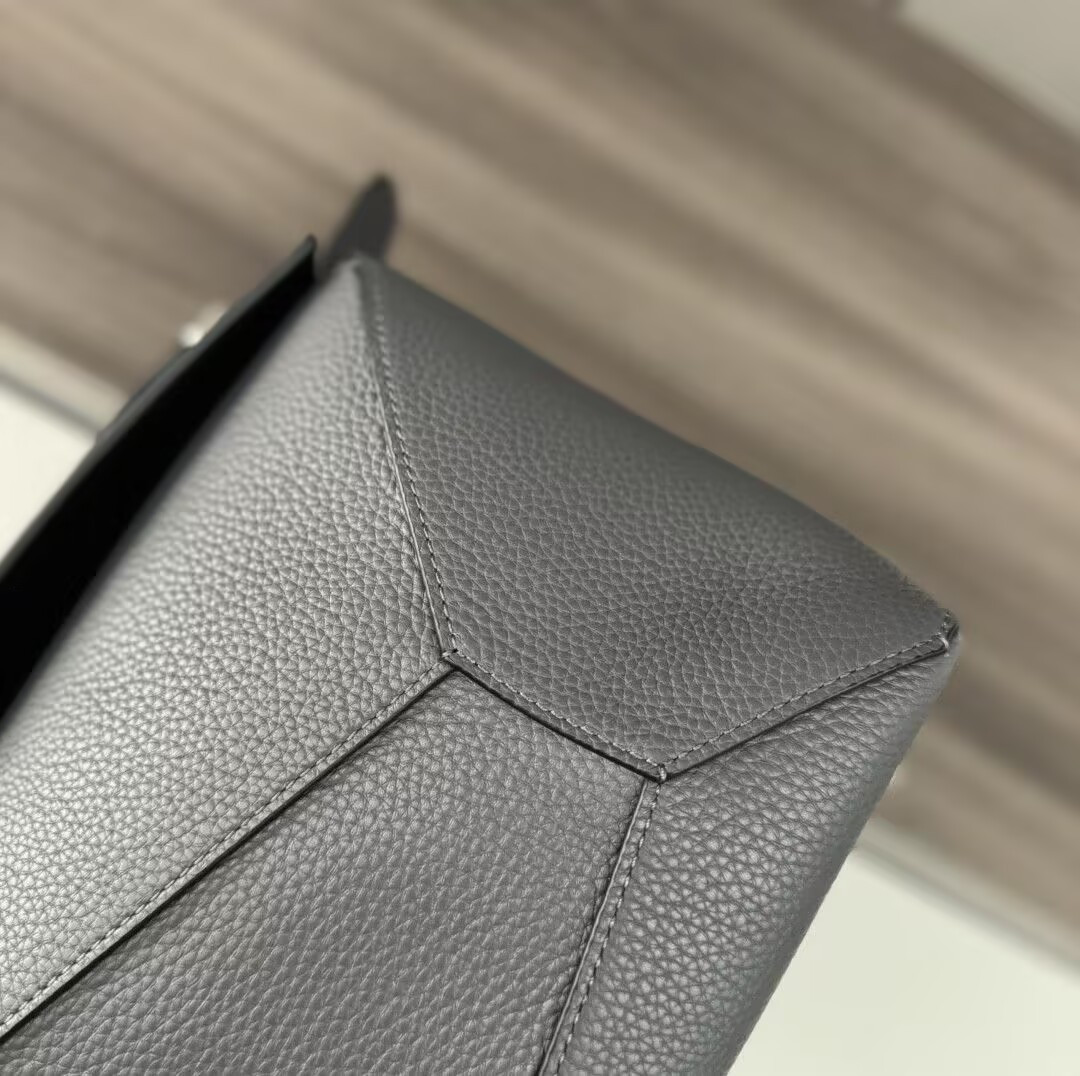 L0ew* Puzzle Edge 36.5 X 23 X 19 CM