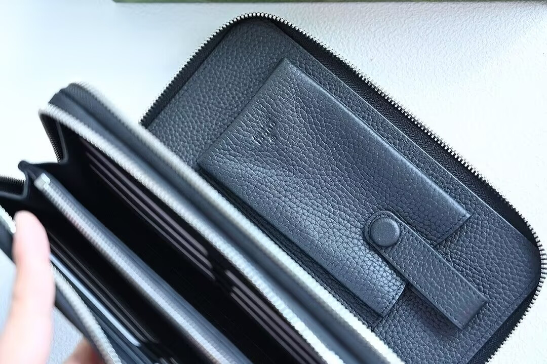 G*u*i Jumbo GG travel document case 21x13x4cm