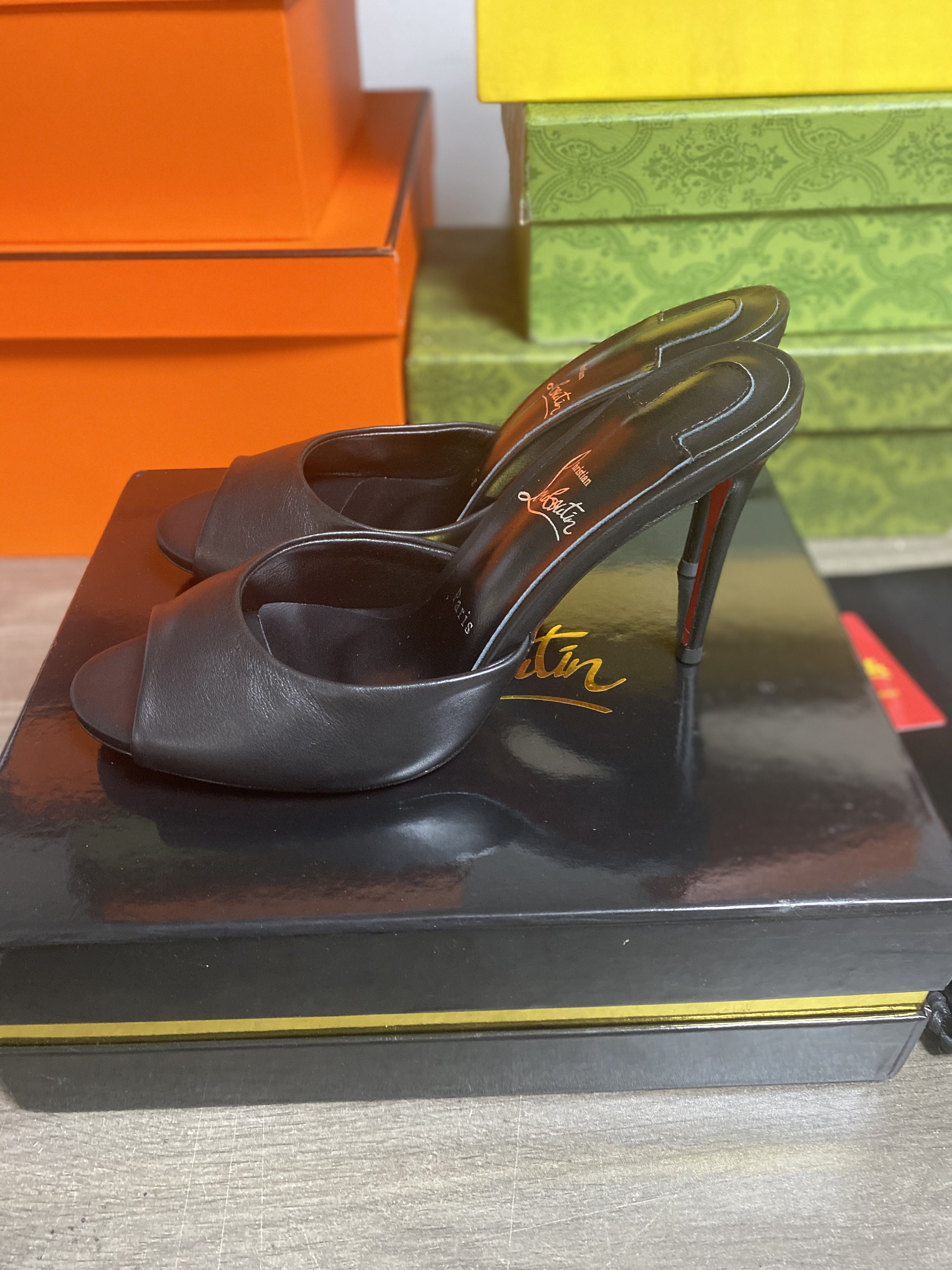 UA Ch**an Louboutin Me Dolly 100 Calfskin Leather Mules