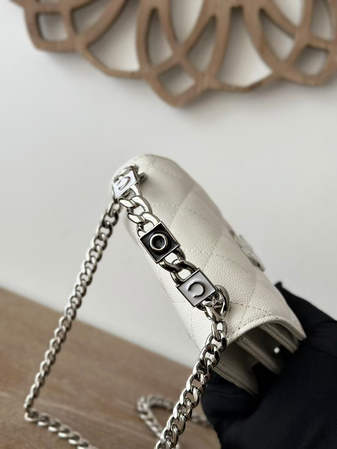 Ch*el Coco Caviar Clutch With Chain White 11x8.5x7cm