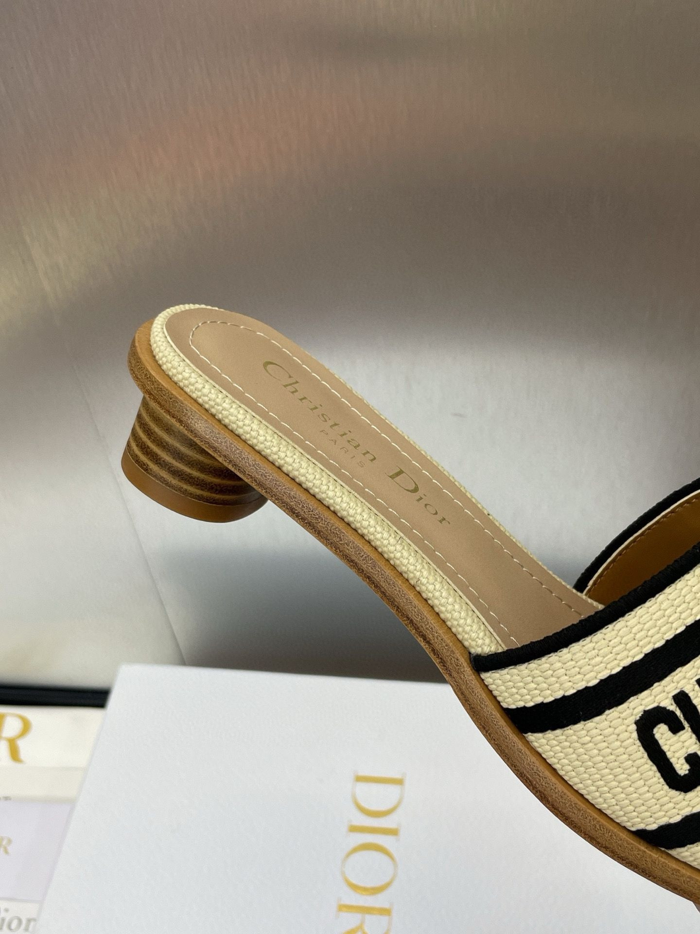 UA D*0r Dway Heeled Slide