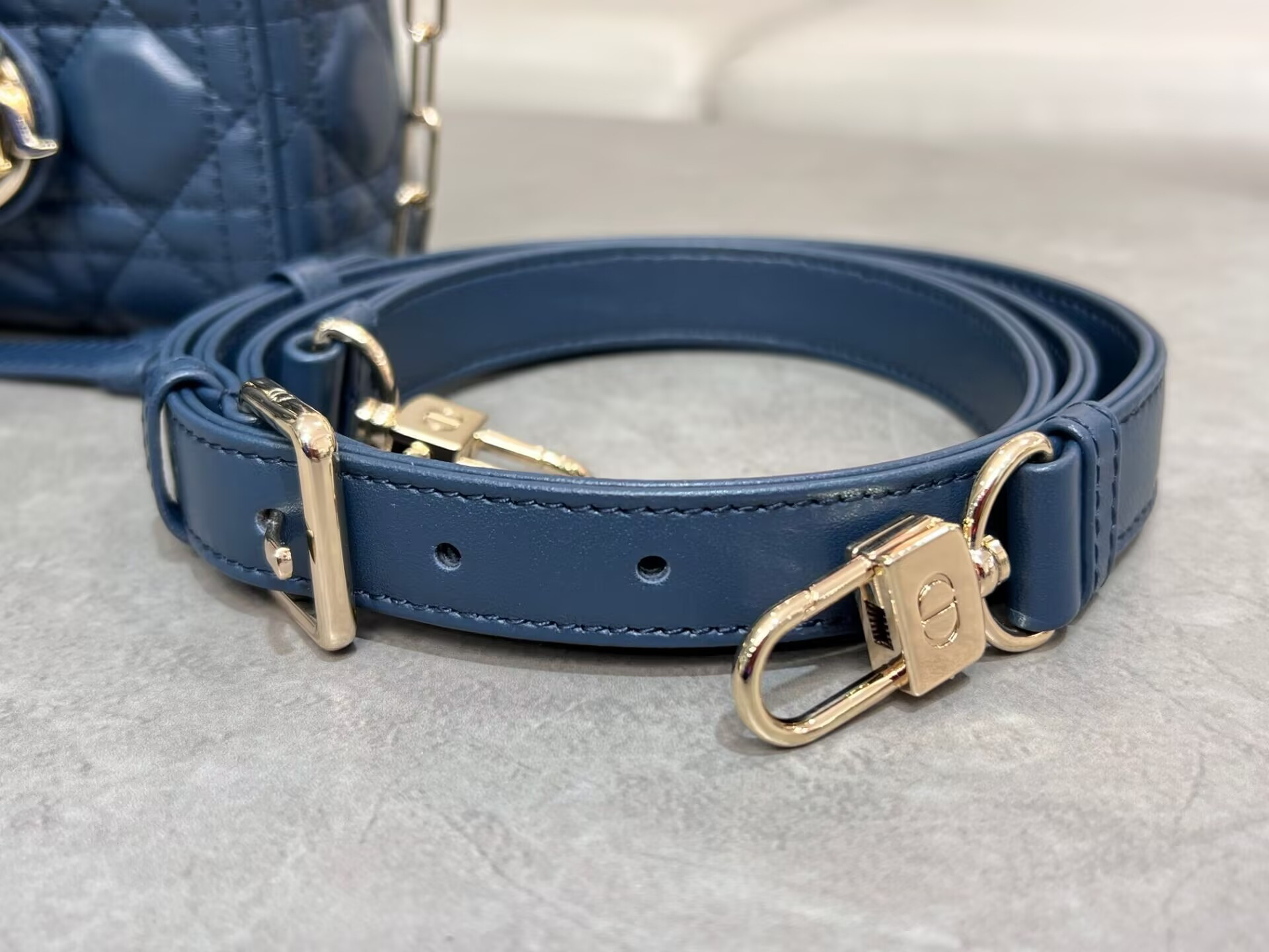 D*0r SAMLL D-JOY BAG 22.5 x 6 x 11.5CM