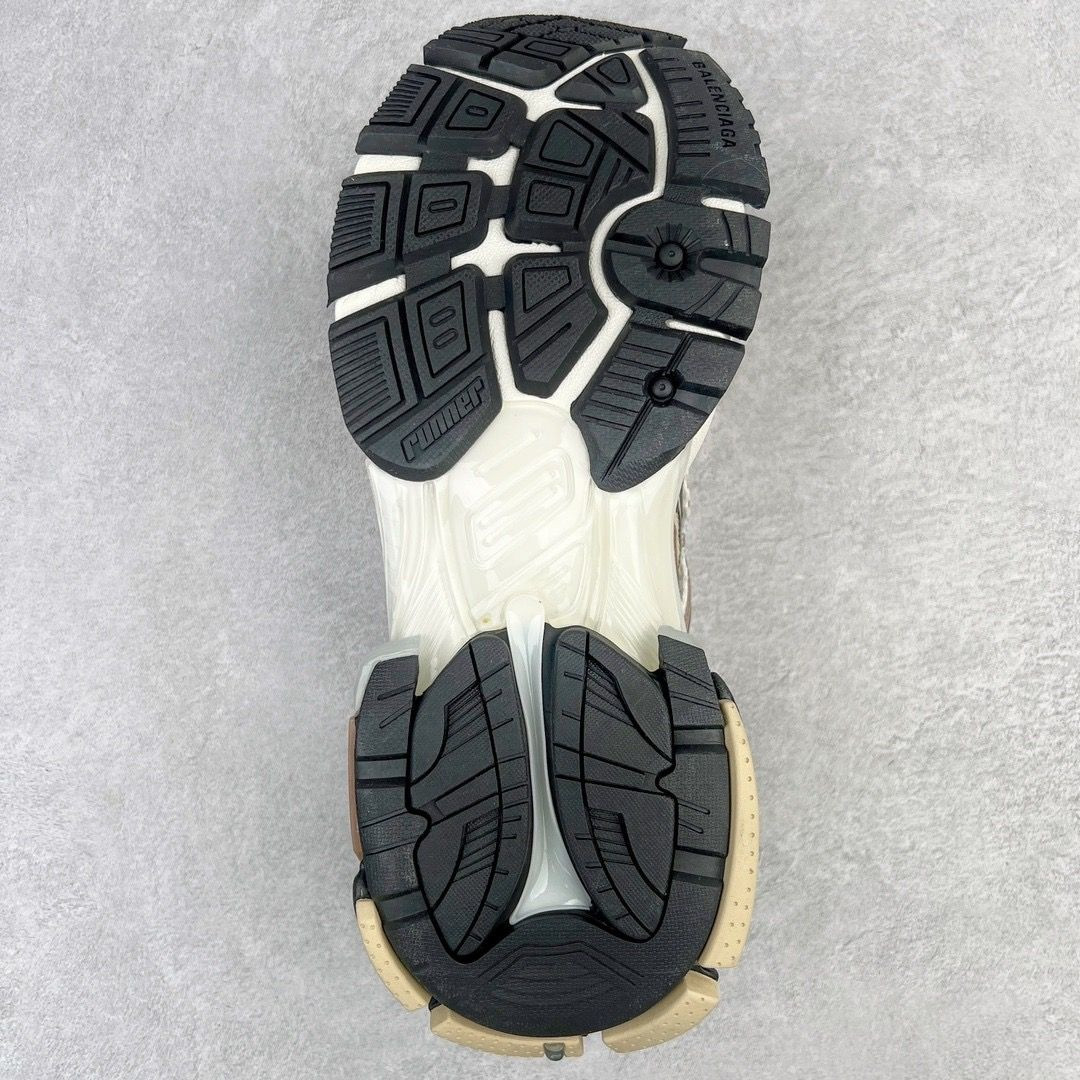 UA Ba*len*cia*ga Runner Sneaker