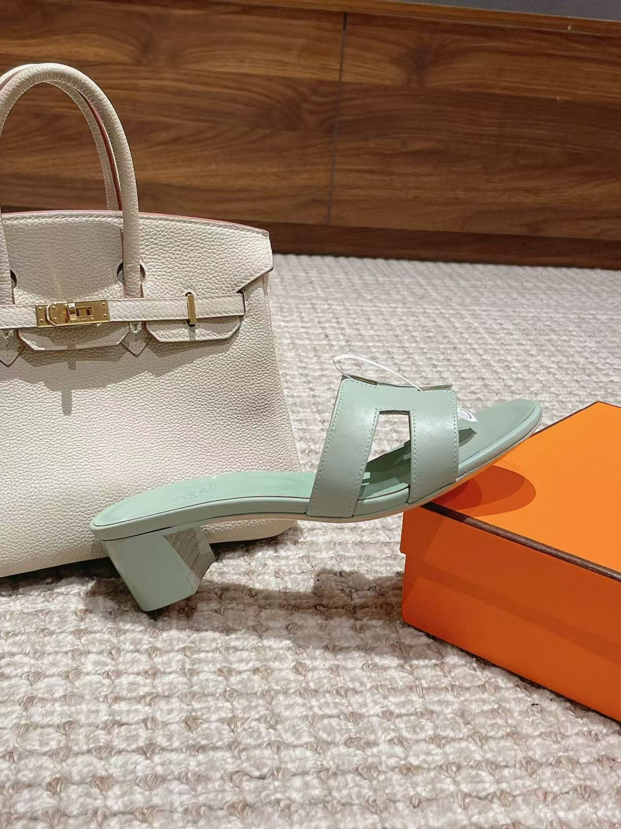 UA Hermès Oasis Sandal