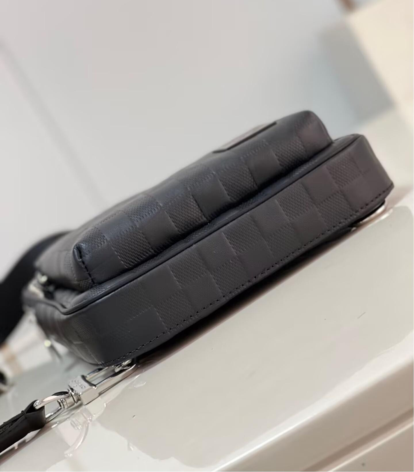 LV Avenue Slingbag N45303 20x31x7cm