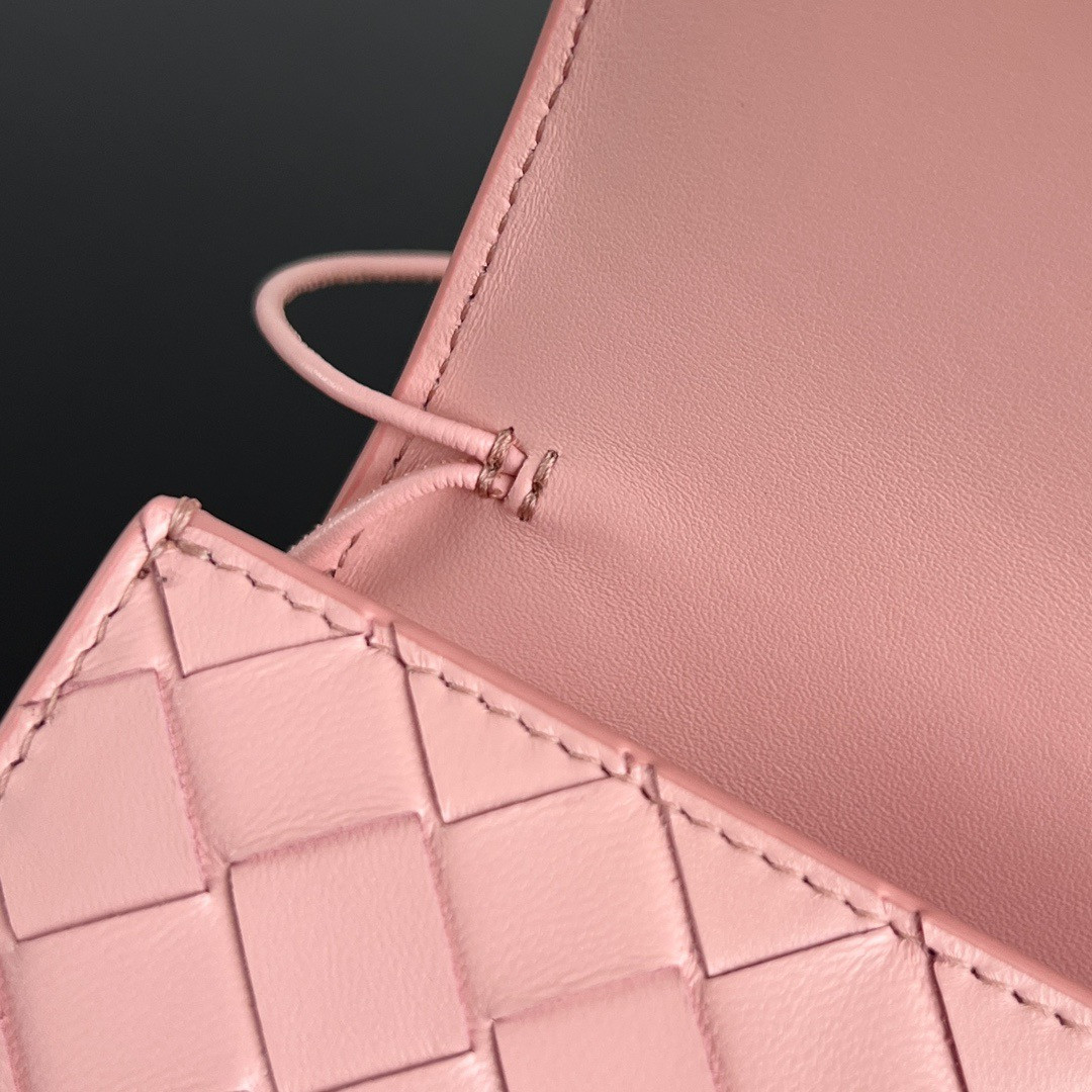 Bo*te*ga Ve*ne*ta Long Clutch Andiamo With Handle Fondant 31x13x3cm