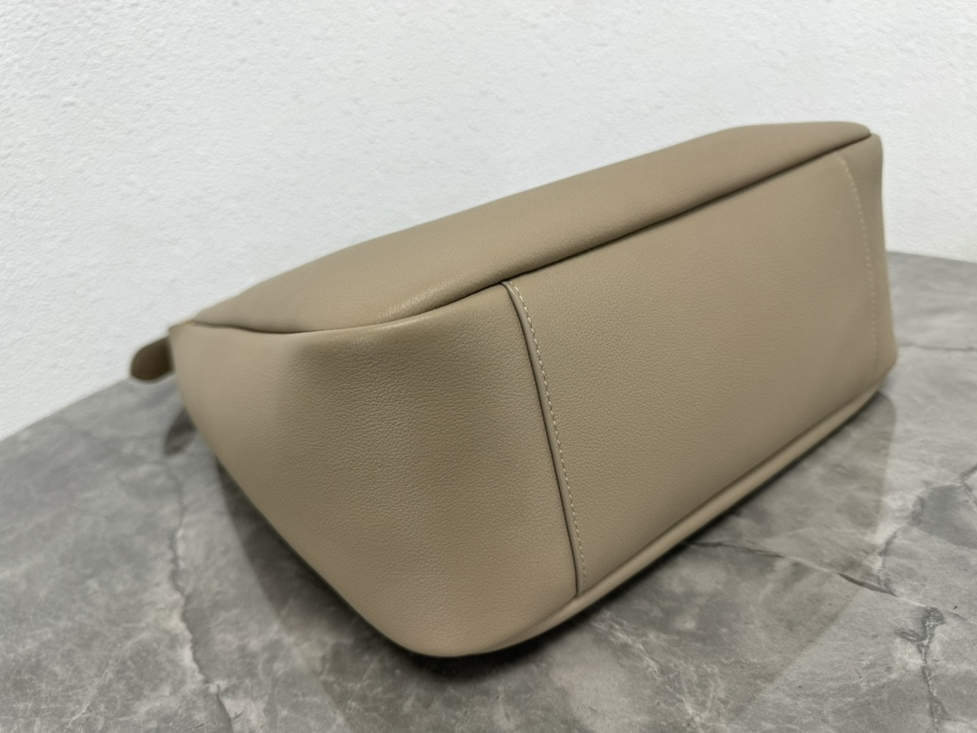 Y*L LE 5 À 7 30 X 31 X 13 CM