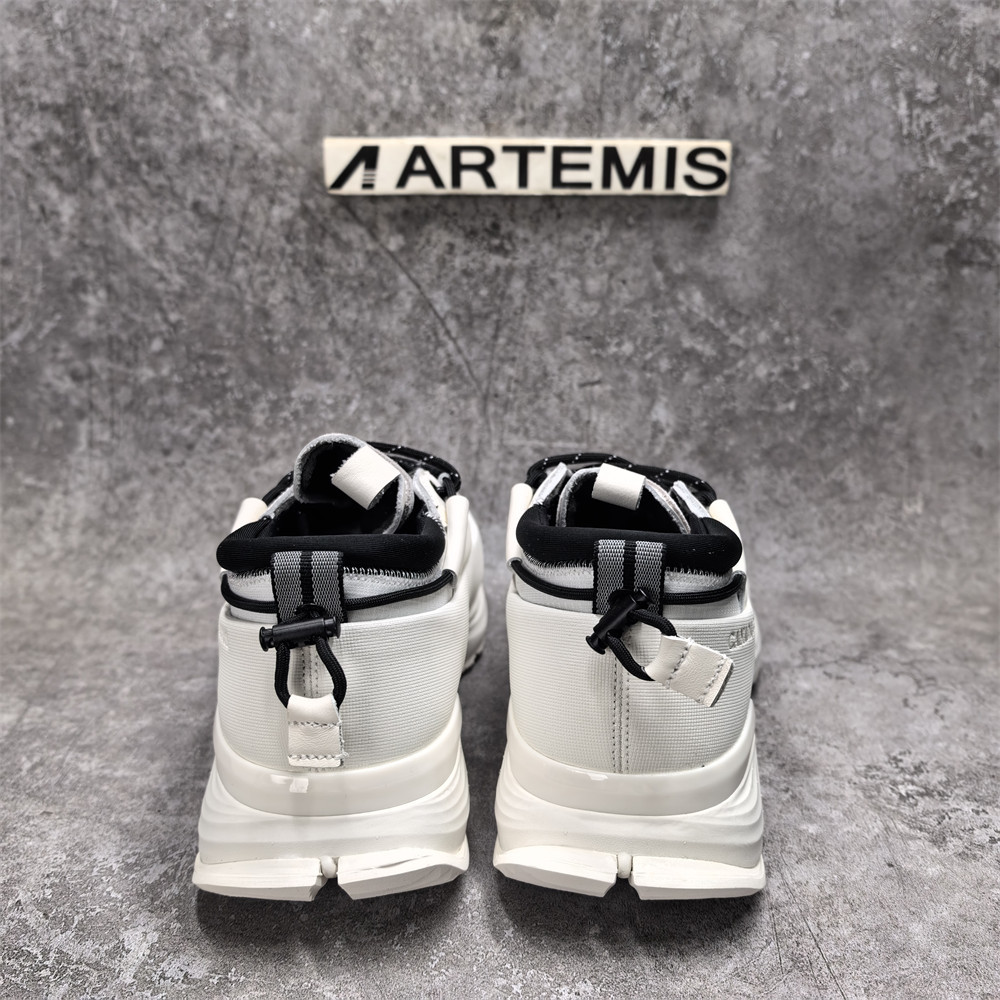 UA Can*a Go*e Glacier Trail Sneaker