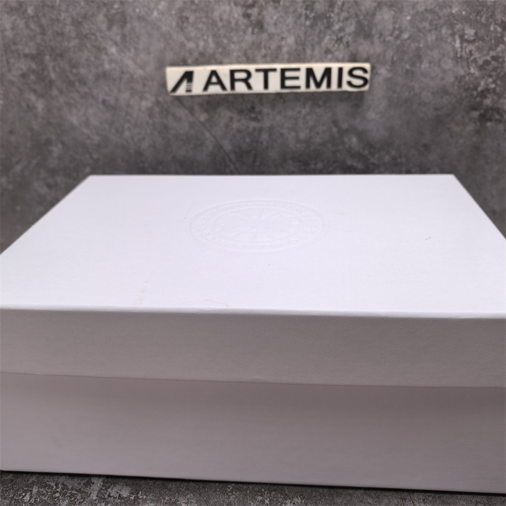 UA Can*a Go*e Glacier Trail Sneaker