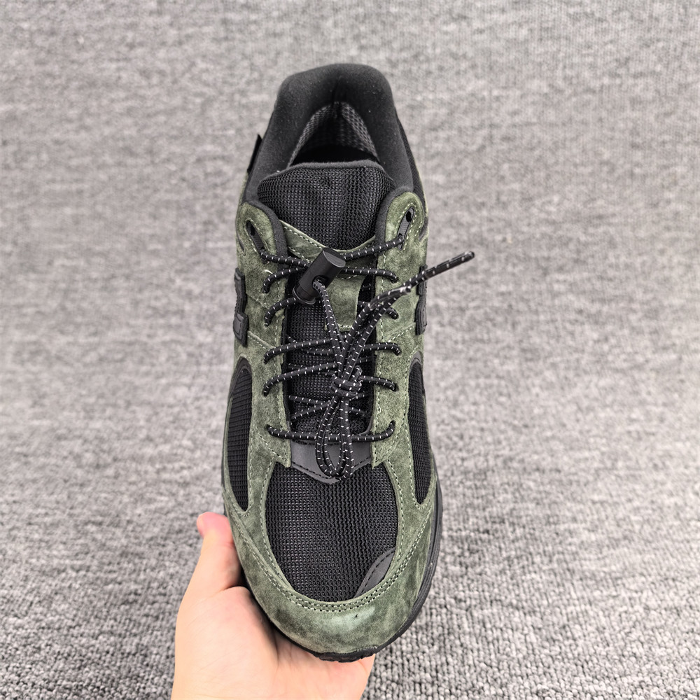 UA New Balance 2002R