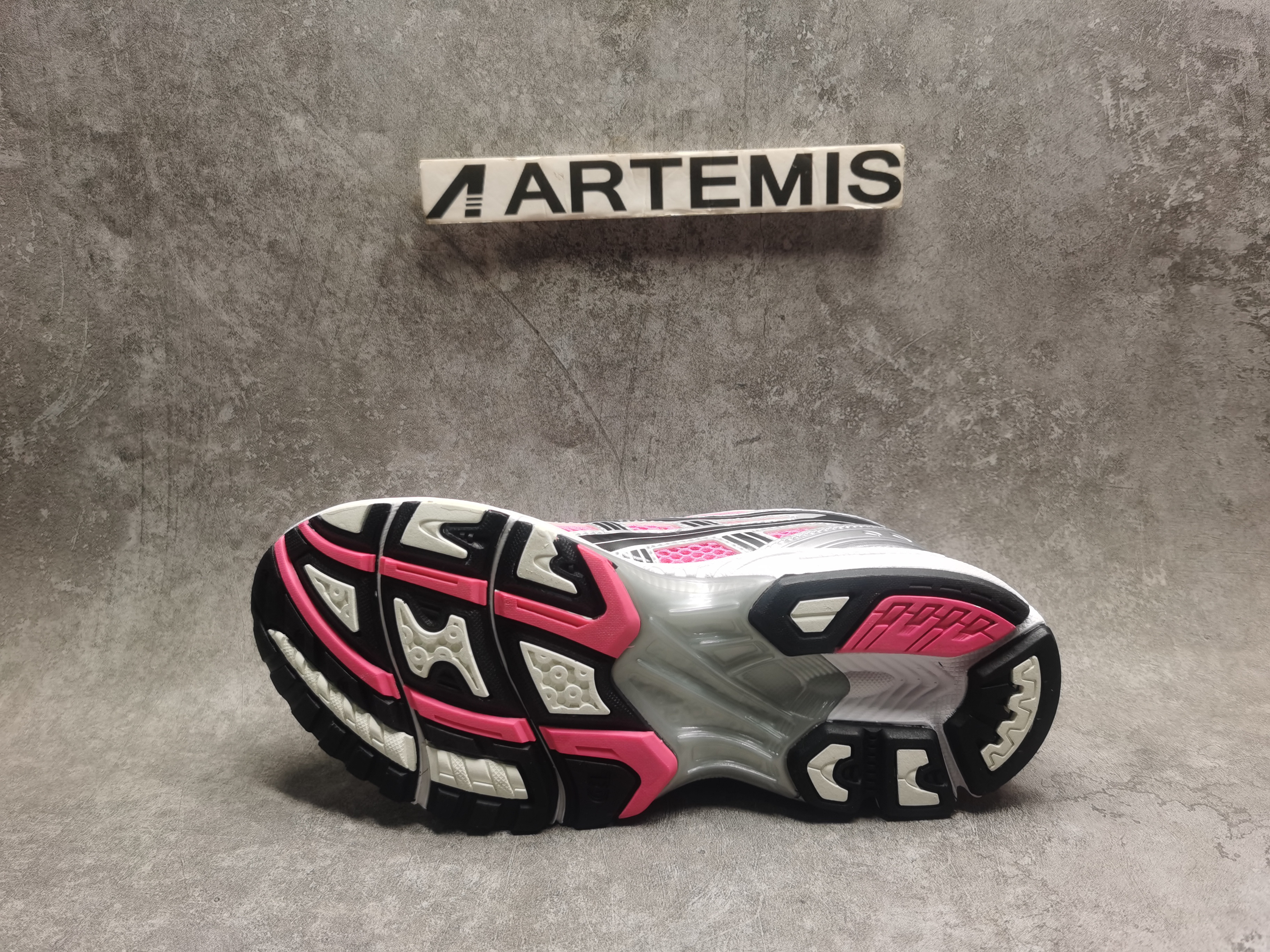 UA As*ic*s gel-kayano 14