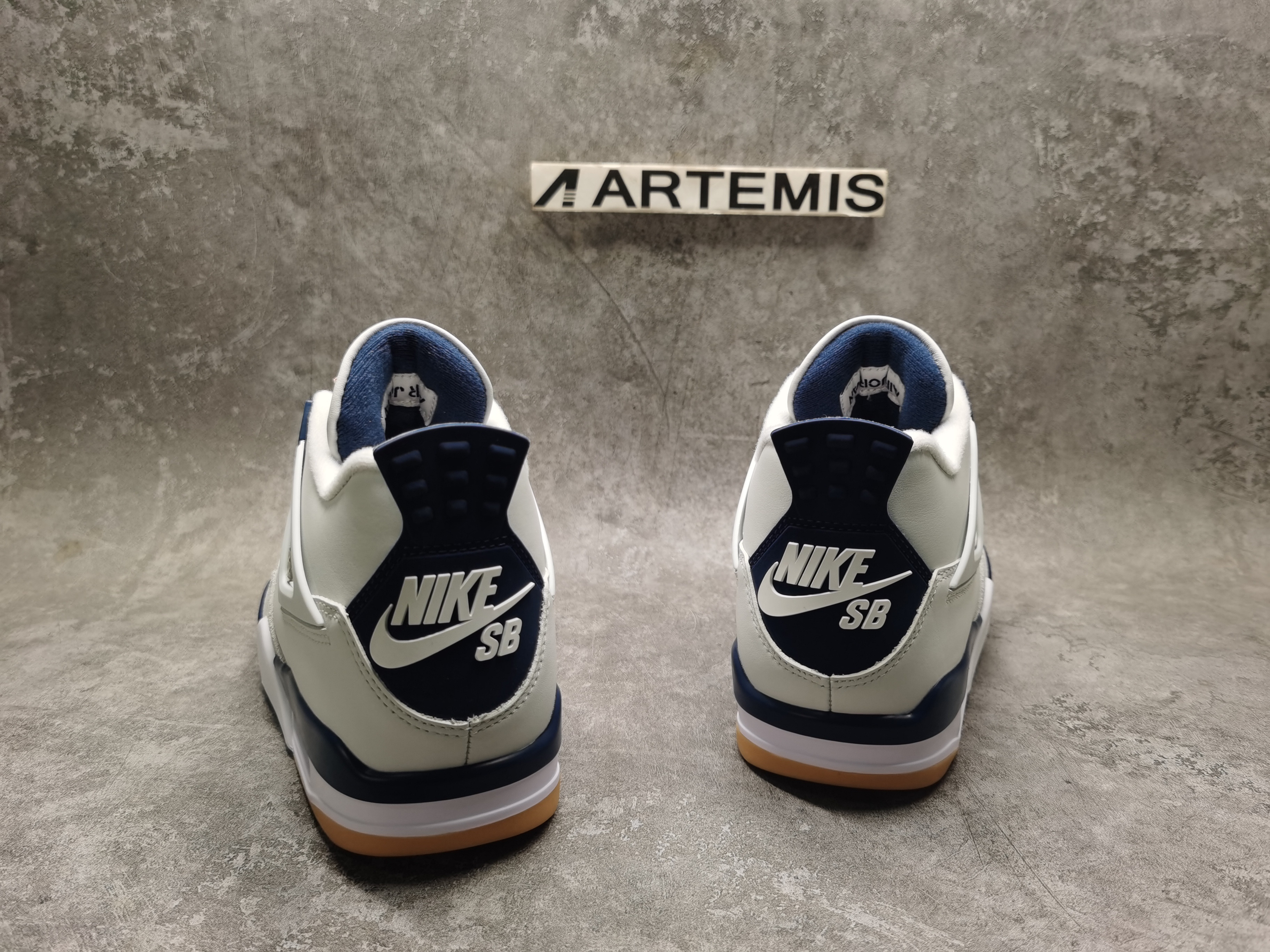 UA Air Jordan 4 Retro