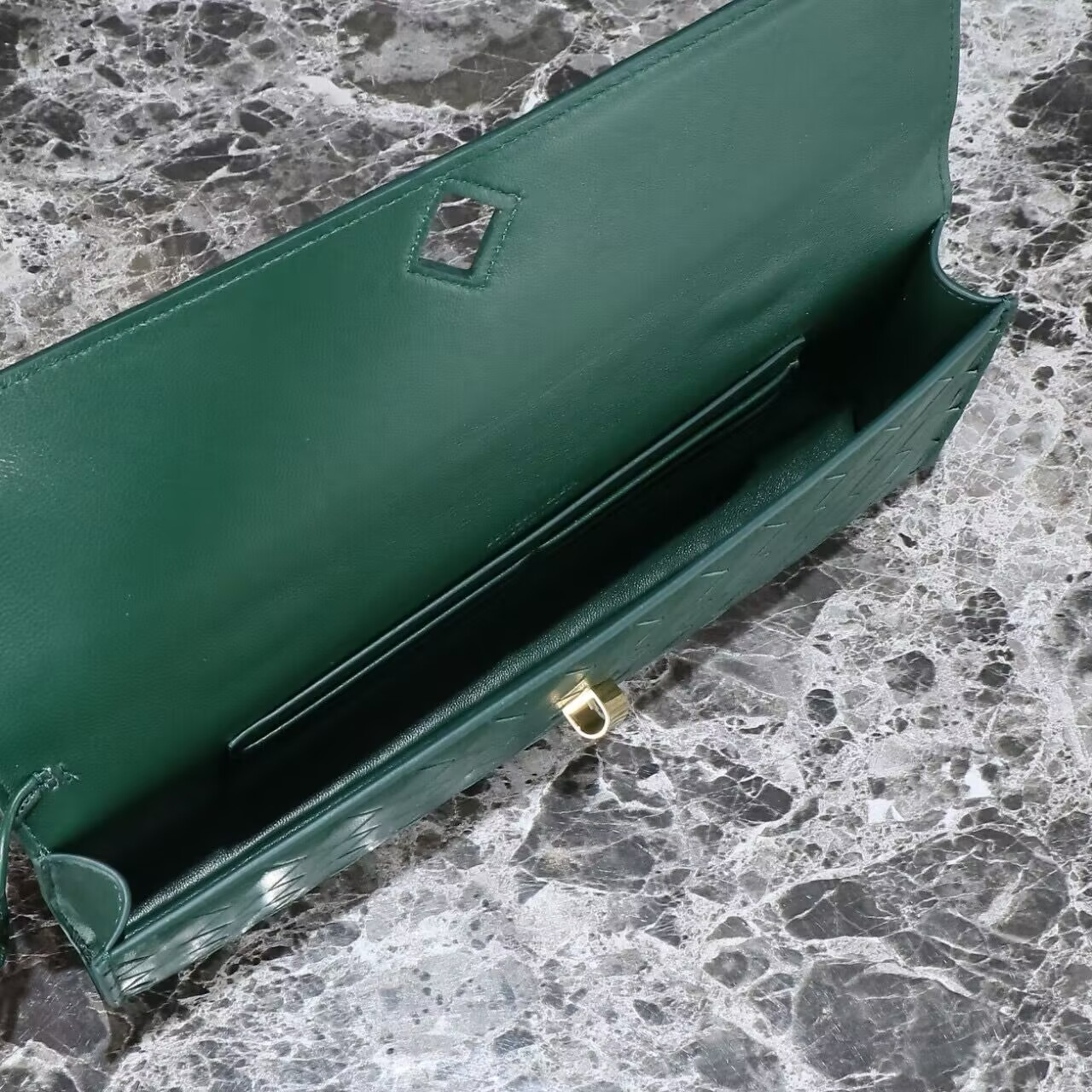 Bo*te*ga Ve*ne*ta Long Clutch Andiamo With Handle Fondant 31x13x3cm