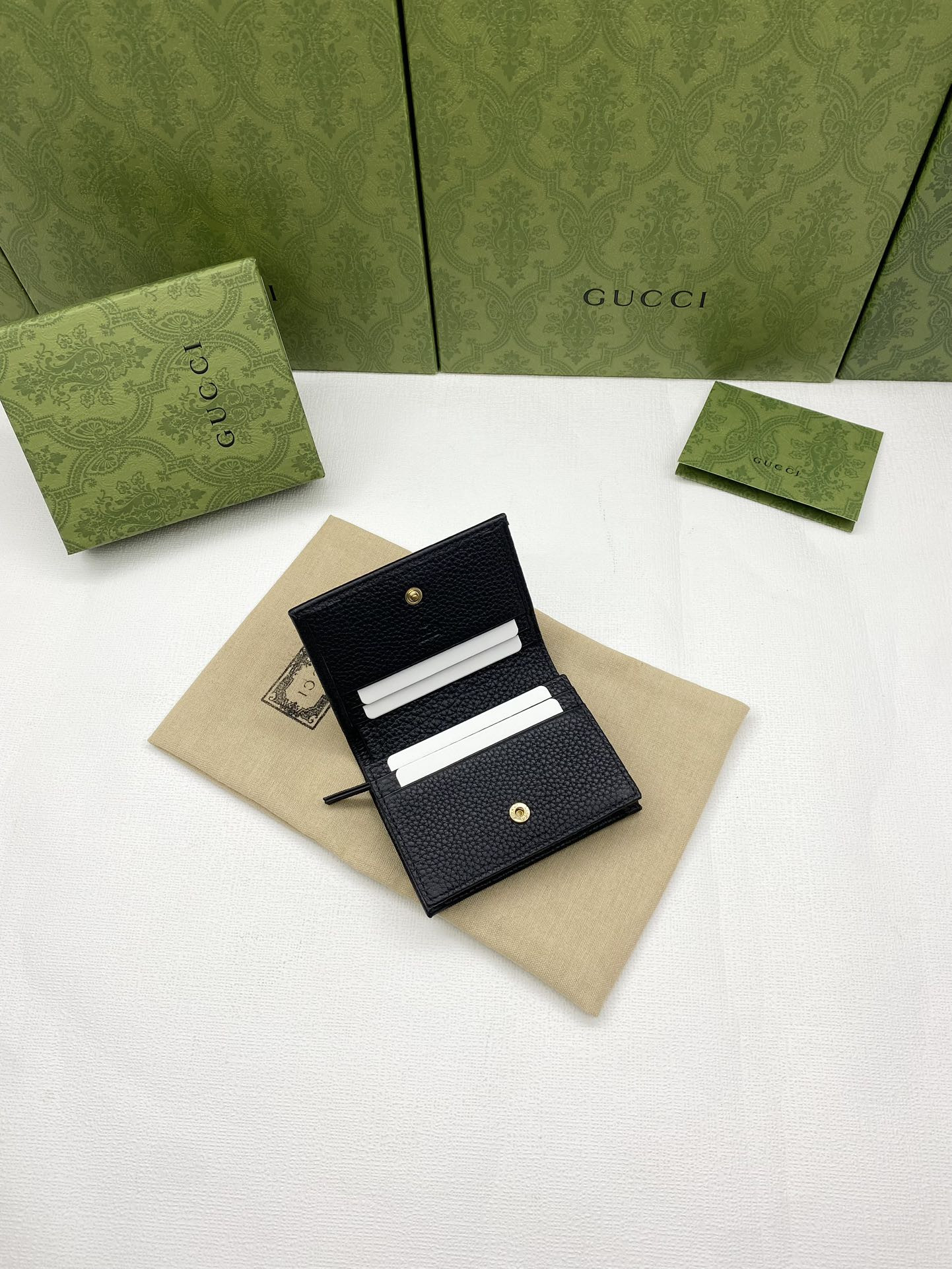 G*u*i HUHU card wallet 11x8.5x3cm