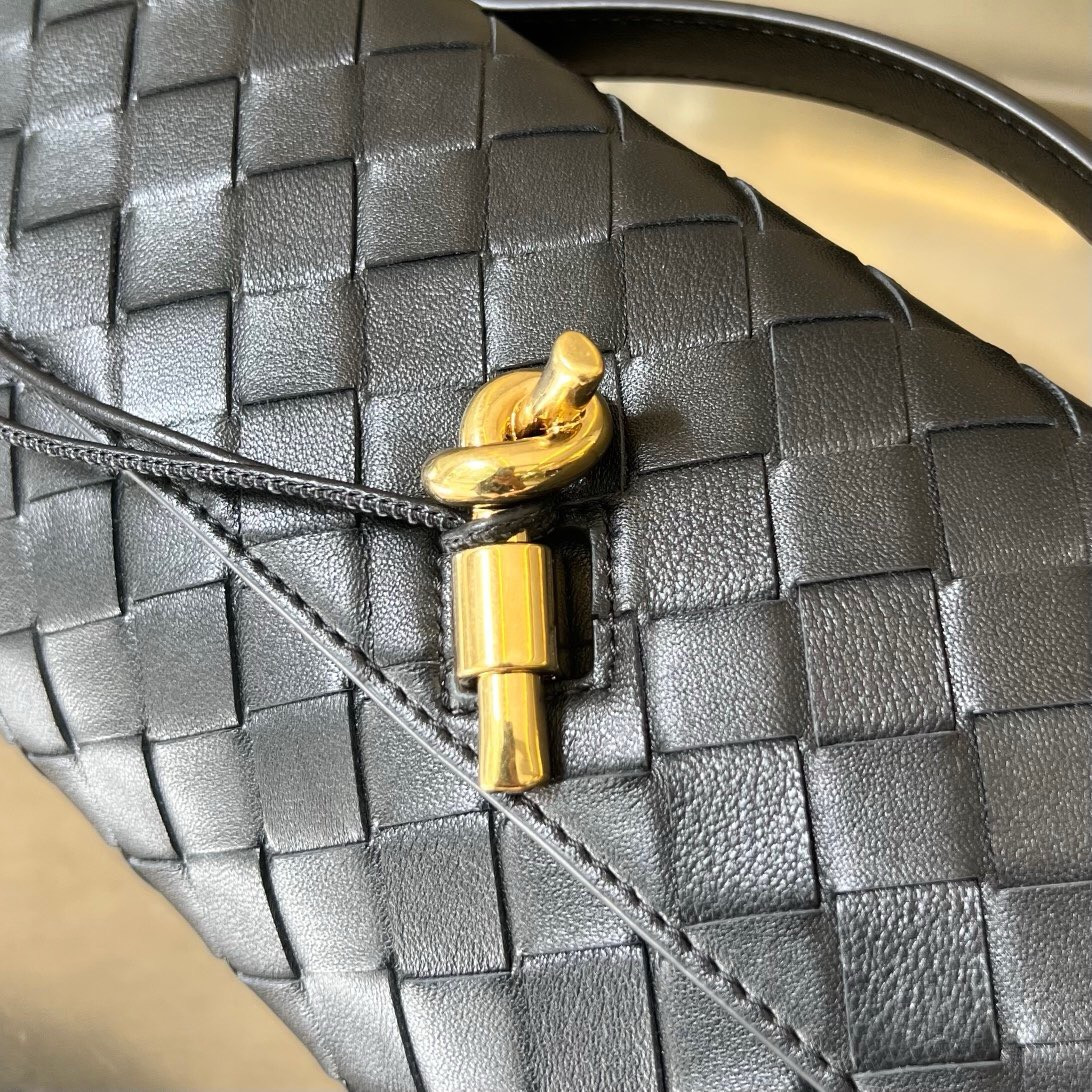 Bo*te*ga Ve*ne*ta Long Clutch Andiamo With Handle Black 31x13x3cm