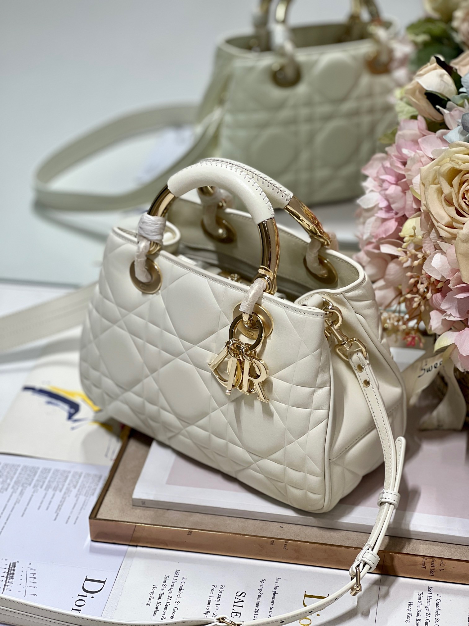 Lady D*0r 95•22  24×16.5×9.5cm