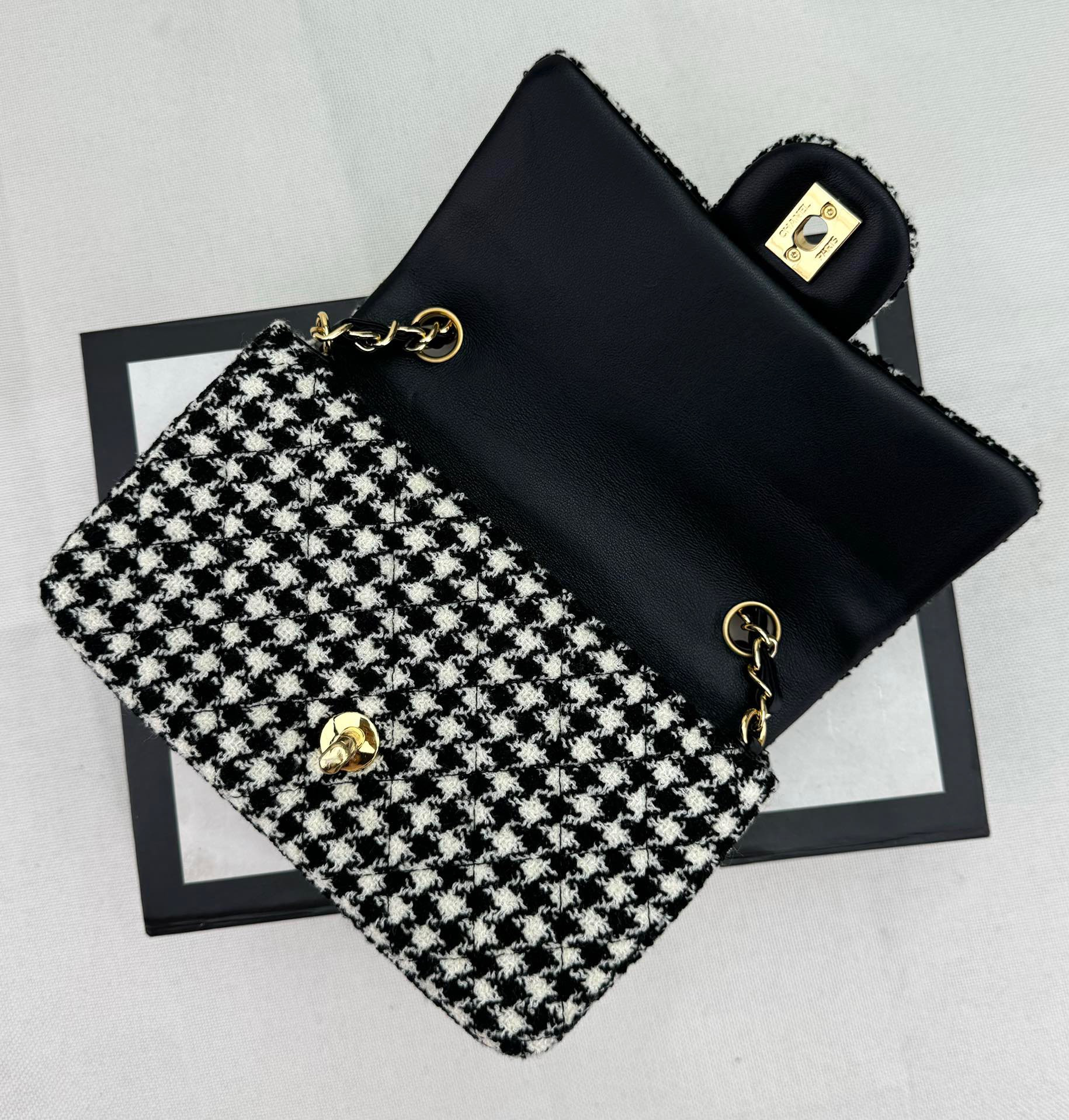 Ch*el MINI CLASSIC 11.12 HANDBAG 20 12 × 20 × 6 cm