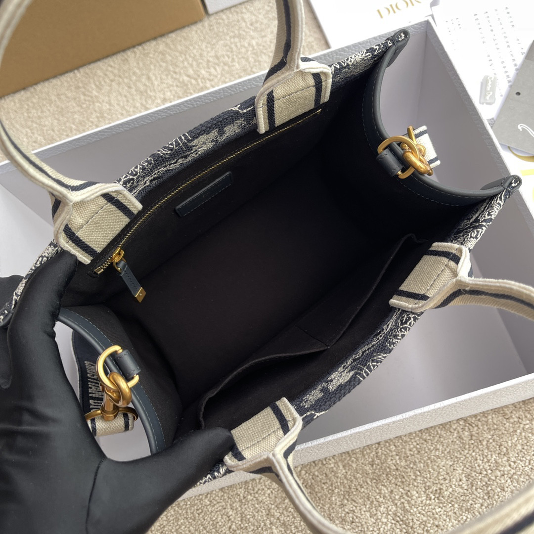 D*0r  Book Tote  Reverse  26.5×21×14cm