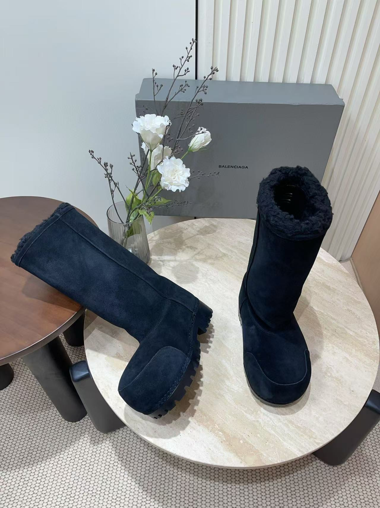 UA Ba*len*cia*ga Snow Boots