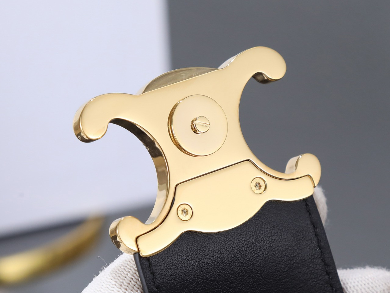 Ce**e L0*ise 23.5x24x16cm