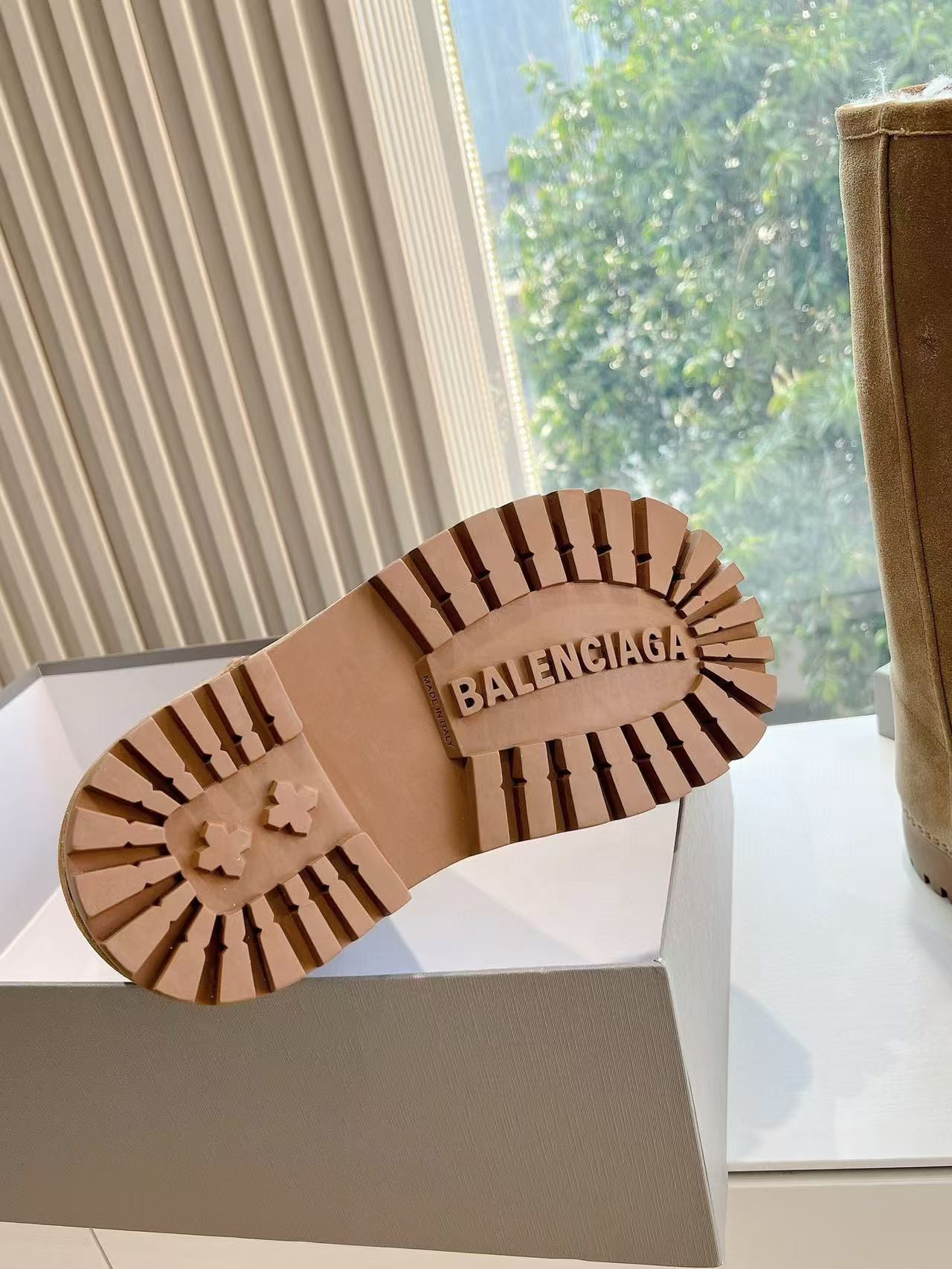 UA Ba*len*cia*ga Snow Boots