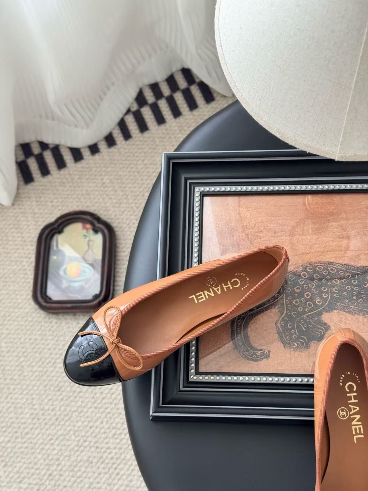 UA Ch*el Ballet flats