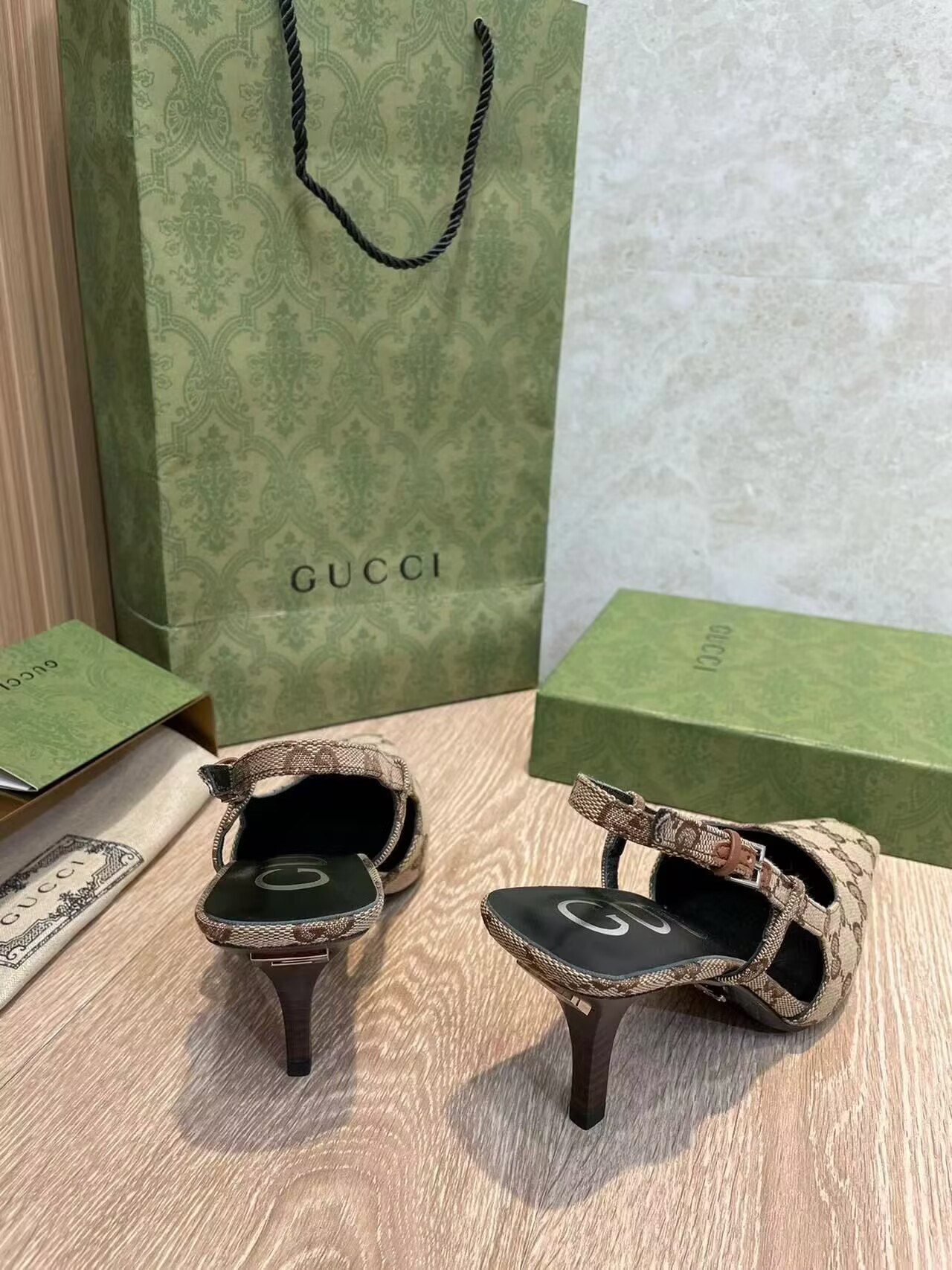 UA G*u*i GG Slingback Pump