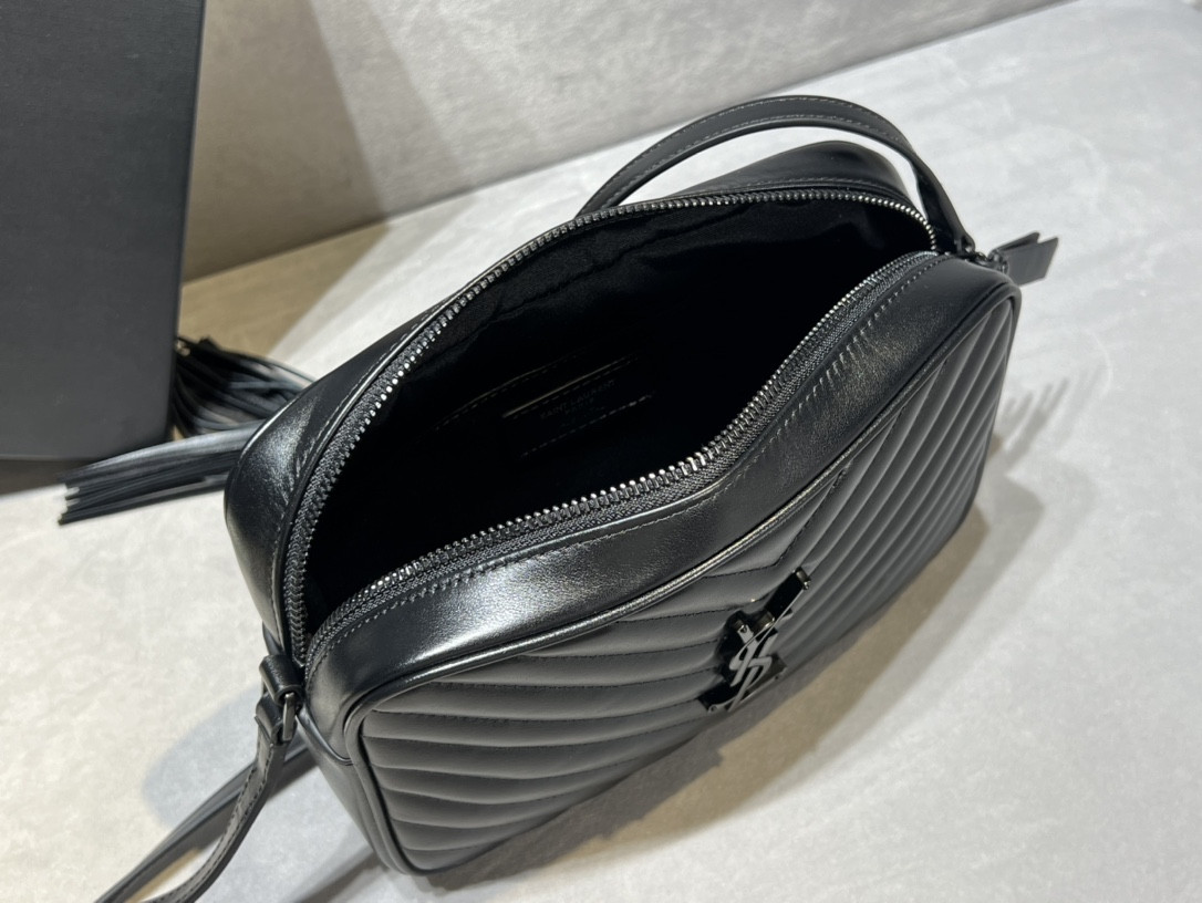 Y*L LOU Camera bag in quilted leather