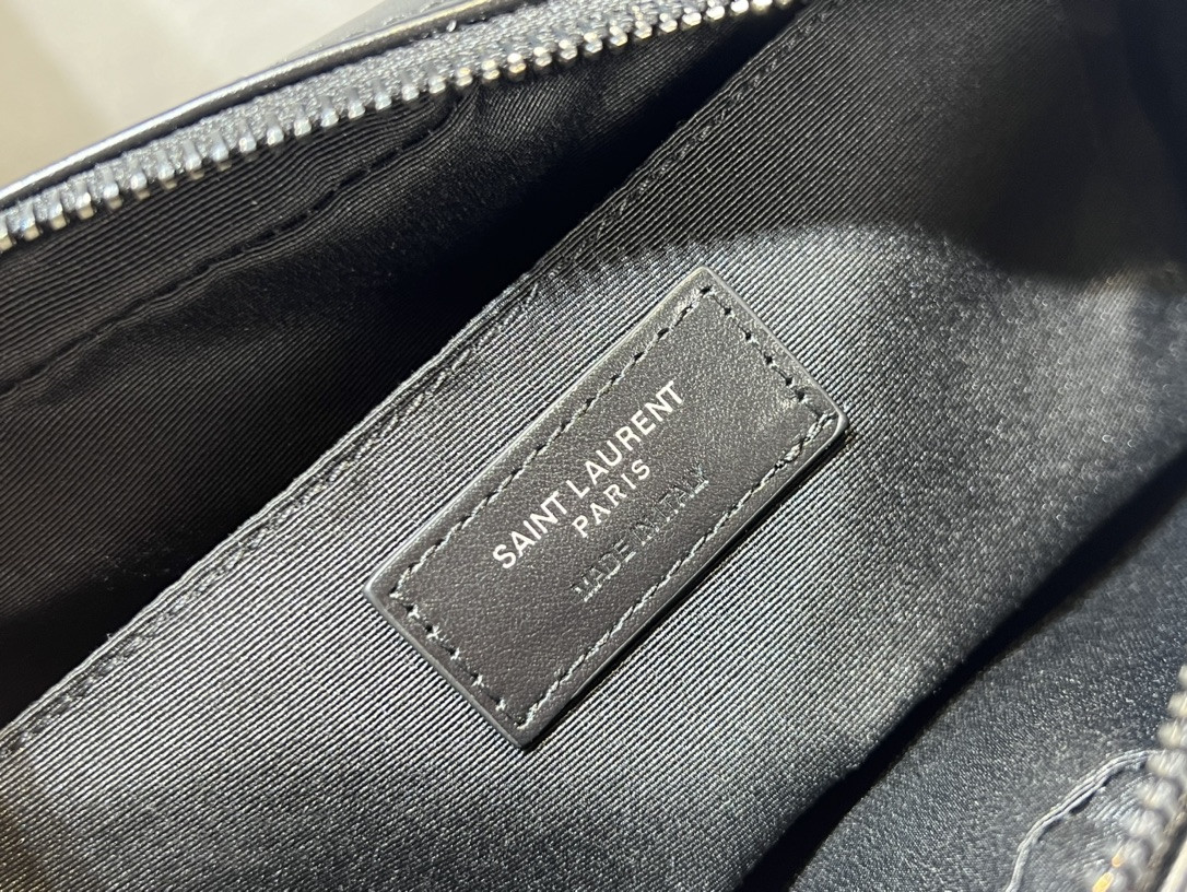 Y*L LOU Camera bag in quilted leather